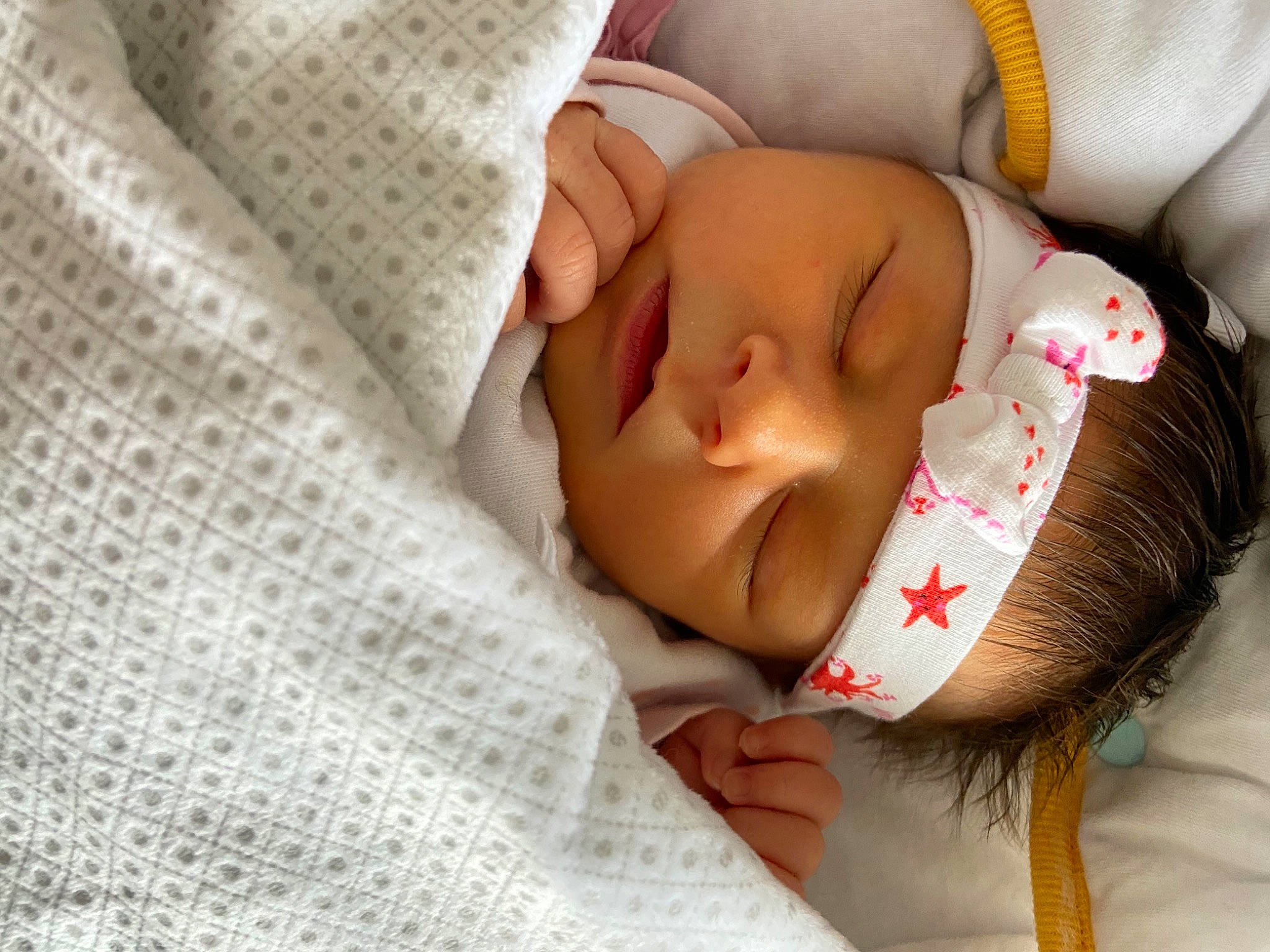 Chiara participe au concours pour gagner de l'argent avec cette photo : baby, baby_products, baby_sleeping, baby_toddler_clothing, bedtime, cheek, child, comfort, eyelash, human, linens, lip, nap, nose, person, skin, sleep, toddler