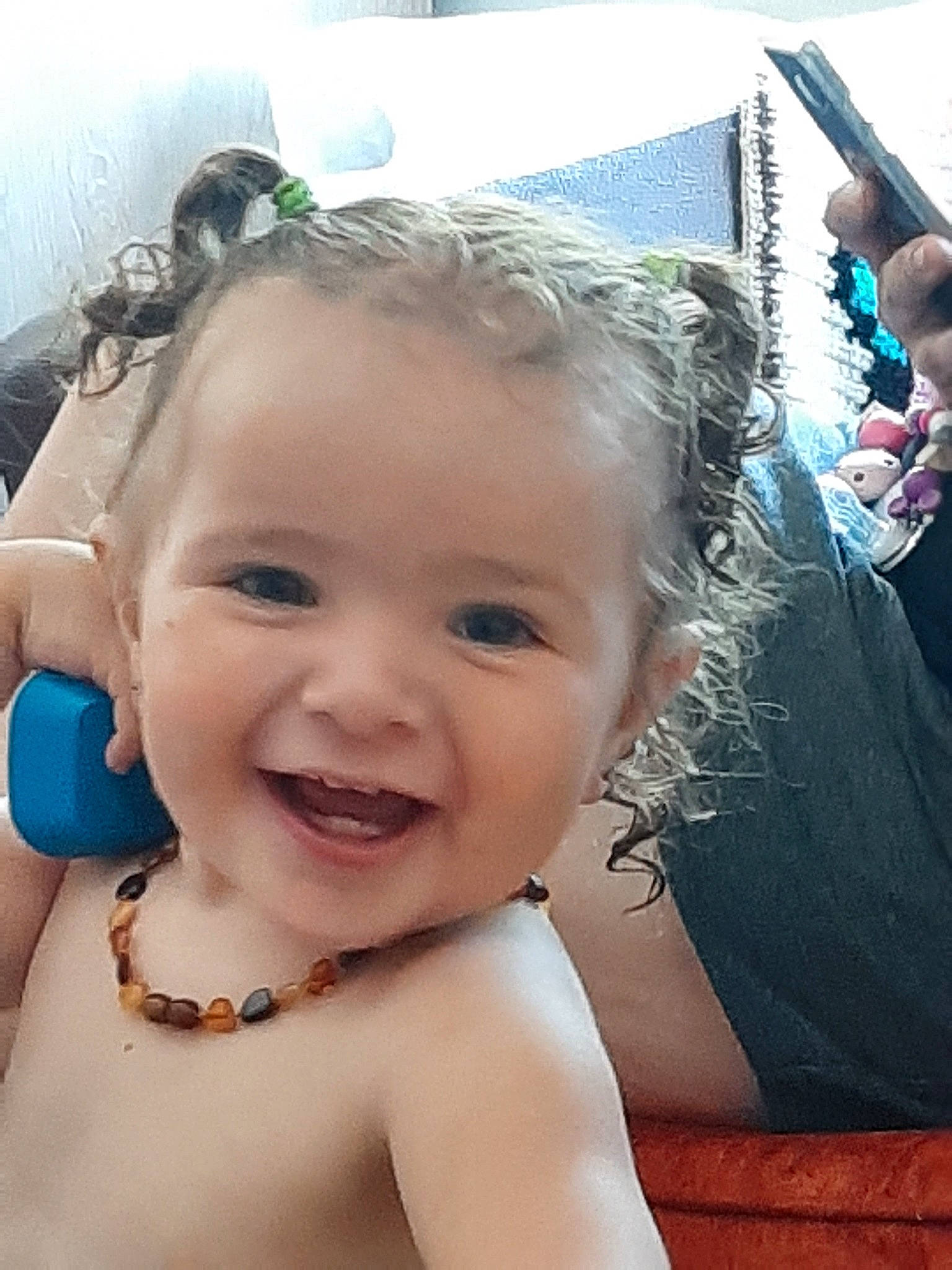 Perle a rejoint le concours — aidez-le/la à gagner de superbes lots ! beauty, cheek, child, ear, eye, eyebrow, face, facial_expression, fashion_accessory, forehead, fun, hair, hair_accessory, head, joy, lip, nose, person, skin, smile