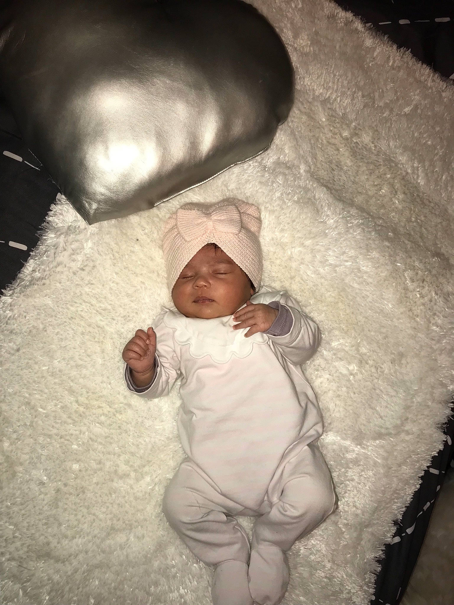 Aalïya participe au concours pour gagner de l'argent avec cette photo : baby, child, fun, headgear, headwear, people, person, photograph, photography, smile, toddler