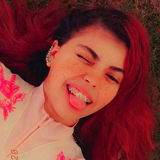 Chaïmaa a rejoint le concours — aidez-le/la à gagner de superbes lots ! beauty, cheek, chin, eyebrow, face, facial_expression, forehead, hair, head, jaw, joy, lip, mouth, nose, organ, person, red, red_hair, selfie, skin