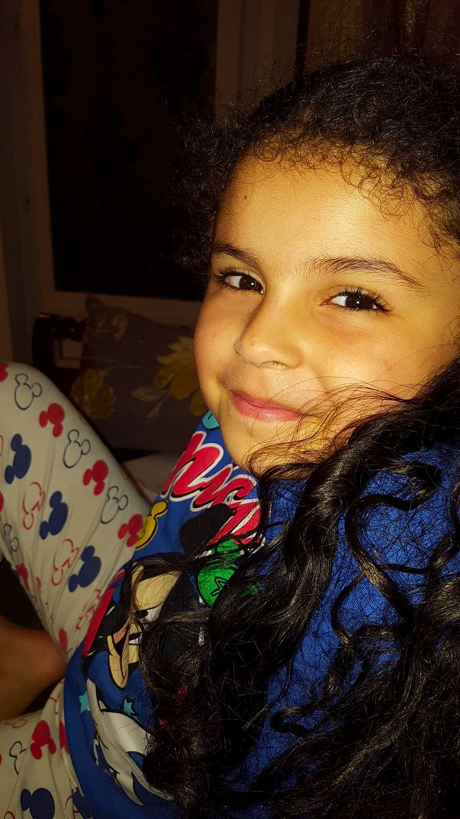 Hanaa a rejoint le concours — aidez-le/la à gagner de superbes lots ! beauty, black_hair, cheek, child, eye, eyebrow, face, forehead, fun, hair, hairstyle, happy, head, joy, lip, long_hair, nose, person, selfie, skin