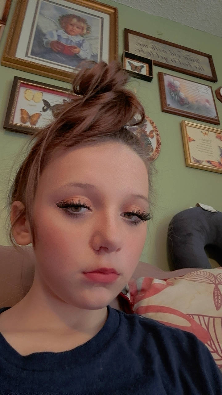 Abbigail is registered to the contest to win money with this photo: bangs, black_hair, blond, blurred, brown_hair, cheek, chin, ear, eye_liner, eyebrow, eyelash, fashion_design, forehead, hair_care, jaw, lip, long_hair, makeover, nose, person