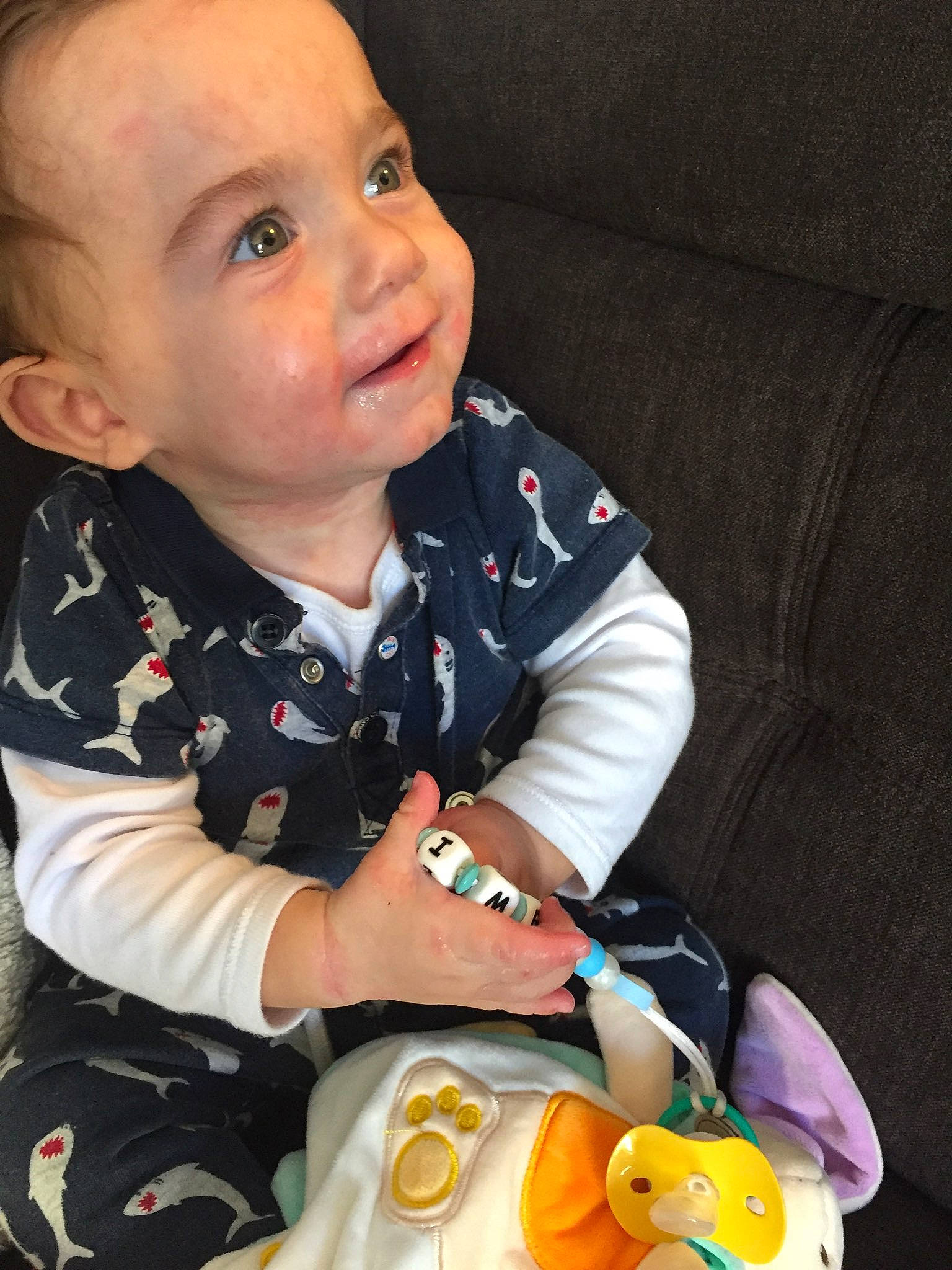 Thimeo a rejoint le concours — aidez-le/la à gagner de superbes lots ! baby, baby_products, cheek, child, person, play, product, sitting, skin, toddler