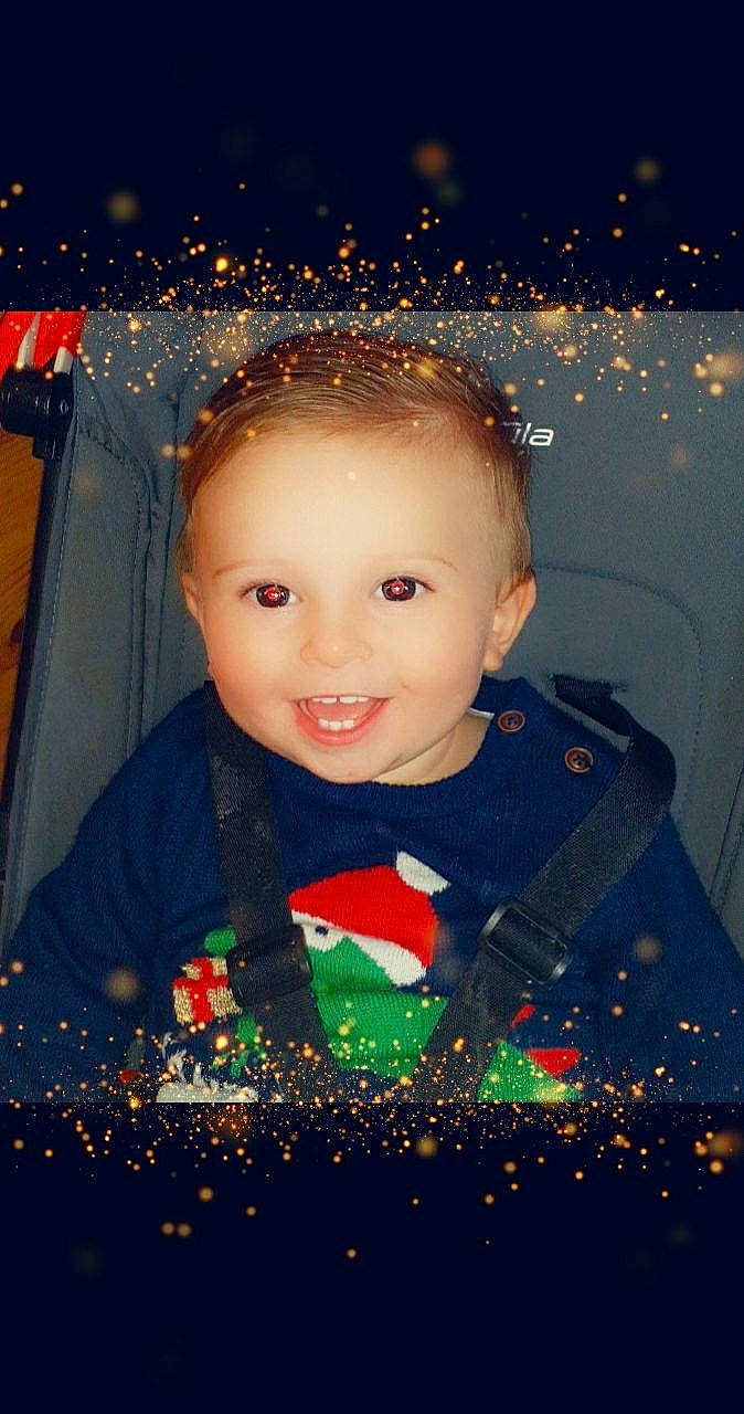 Zackary participe au concours pour gagner de l'argent avec cette photo : baby, cheek, child, chin, christmas, eye, face, forehead, fun, head, iris, joy, lip, person, photography, portrait, portrait_photography, smile, space, toddler