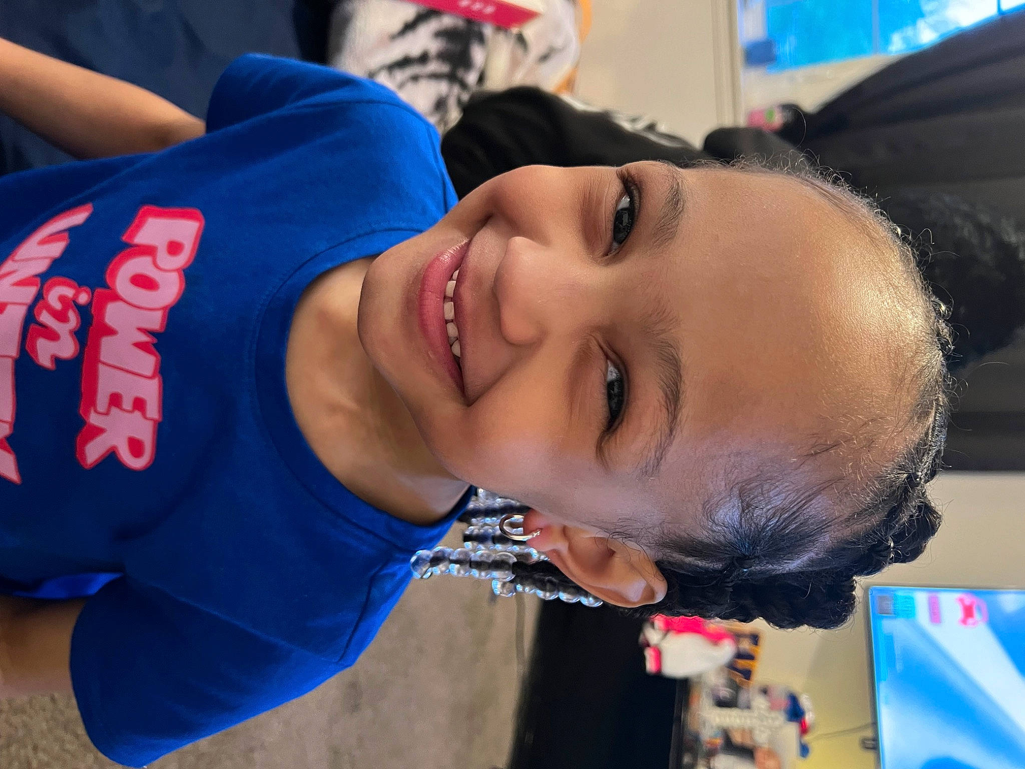 Makyla is registered to the contest to win money with this photo: blue, child, competition_event, cool, electric_blue, forehead, fun, happy, joy, leisure, lip, mouth, nose, person, recreation, skin, smile, t_shirt, toddler, tree