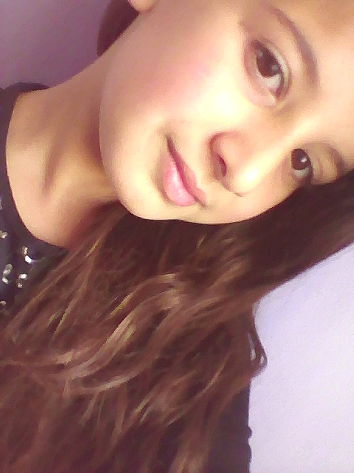 Hassna participe au concours pour gagner de l'argent avec cette photo : beauty, black_hair, blond, brown_hair, close_up, face, girl, hair, hairstyle, head, image, lady, lip, long_hair, model, mouth, nose, organ, photography, skin