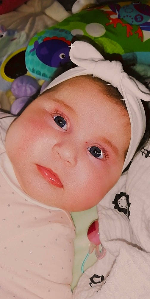 Shemsy a rejoint le concours — aidez-le/la à gagner de superbes lots ! baby, baby_toddler_clothing, cap, cheek, costume_hat, eye, eyebrow, eyelash, happy, hat, head, headgear, headwear, iris, lip, person, pink, skin, sun_hat, textile