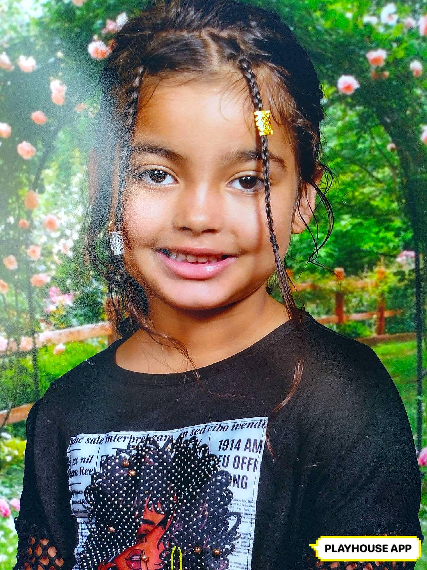 Jayvaliyah is registered to the contest to win money with this photo: child, cool, event, eyelash, fashion_accessory, flash_photography, forehead, fun, grass, hair_accessory, happy, iris, jewellery, joy, people, people_in_nature, person, plant, portrait_photography, smile