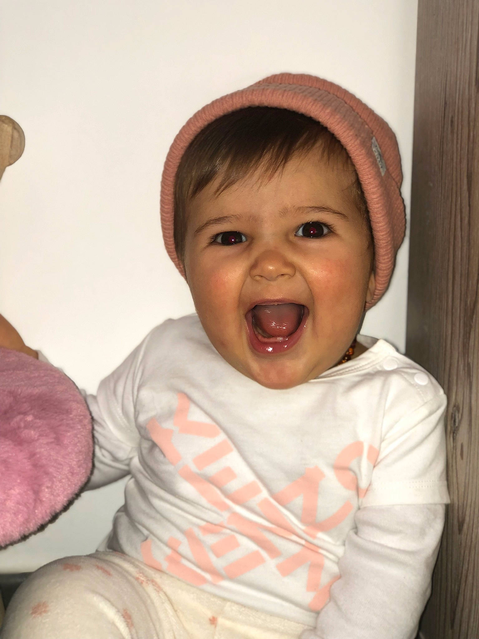 Giuseppa a rejoint le concours — aidez-le/la à gagner de superbes lots ! baby_toddler_clothing, cheek, chin, comfort, eye, face, gesture, happy, jaw, lip, mouth, neck, nose, person, pink, skin, sleeve, smile, toddler, tooth