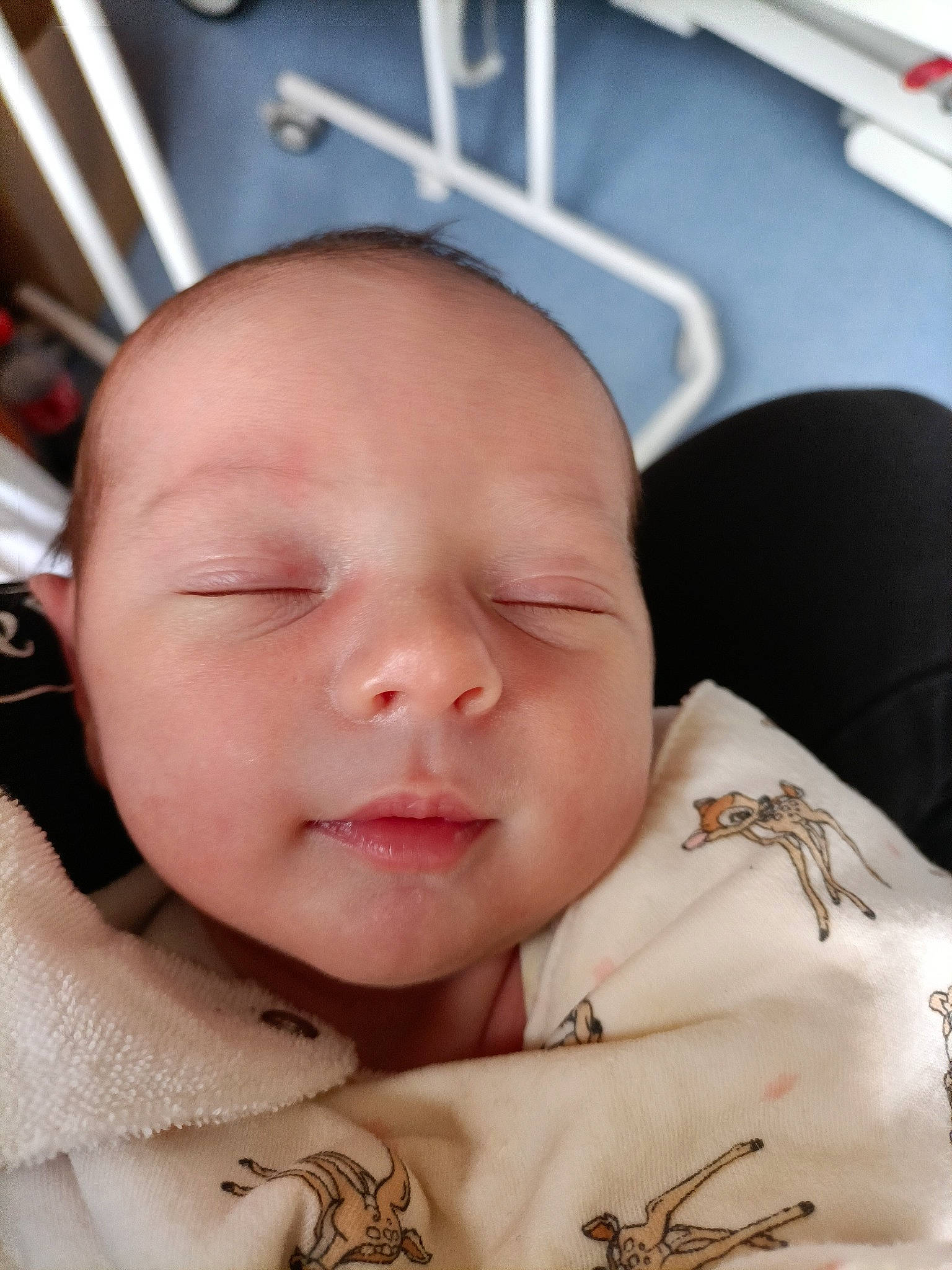 Aliyah participe au concours pour gagner de l'argent avec cette photo : baby, baby_products, baby_sleeping, baby_toddler_clothing, cheek, child, comfort, eyebrow, eyelash, finger, gesture, happy, head, linens, lip, nail, nose, person, skin, thumb