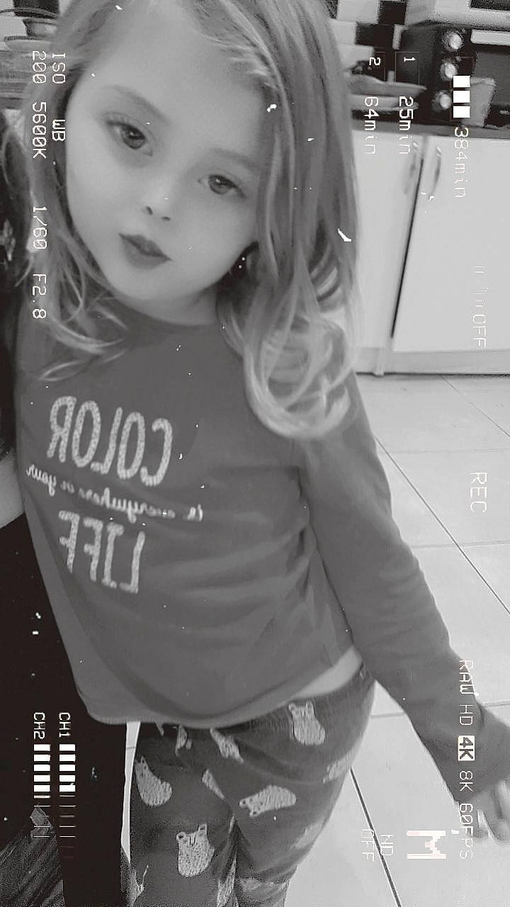 Serena a rejoint le concours — aidez-le/la à gagner de superbes lots ! black, black_and_white, cool, eyewear, fashion, gesture, hairstyle, happy, lip, monochrome, monochrome_photography, organ, people, person, photograph, sleeve, sportswear, standing, style, t_shirt