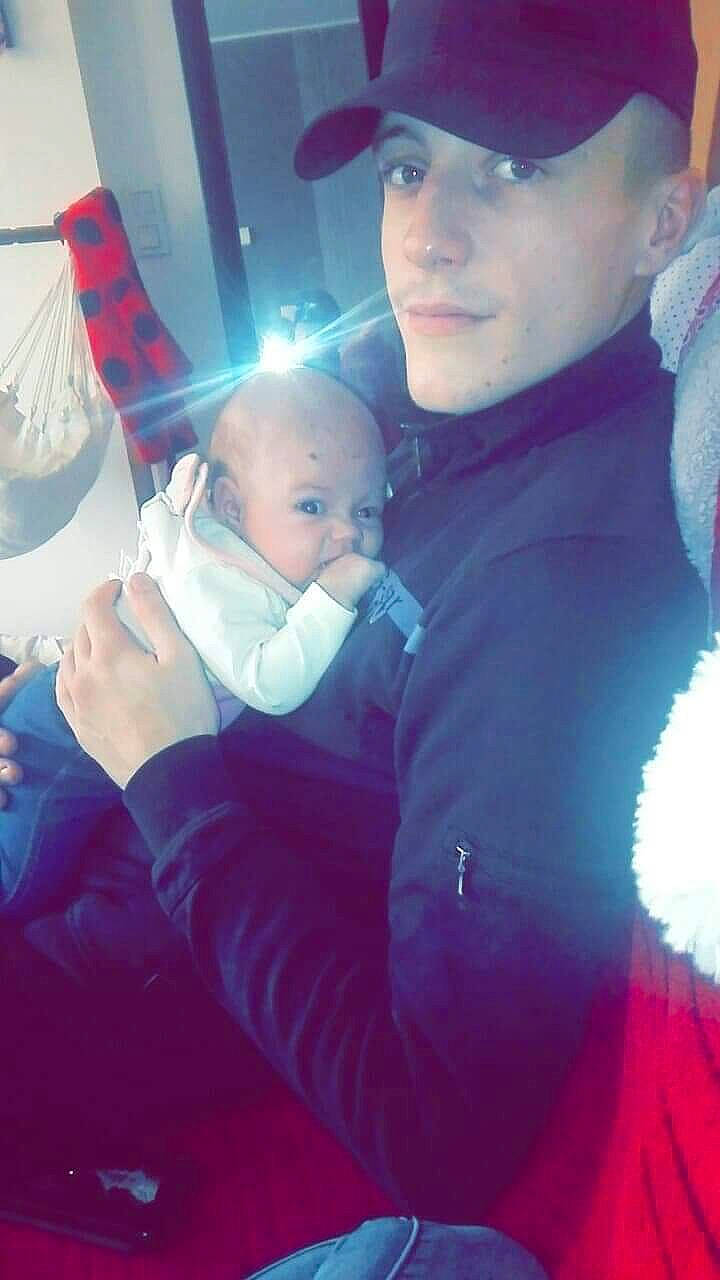 Lona a rejoint le concours — aidez-le/la à gagner de superbes lots ! baby, cheek, child, cloud, cool, fun, love, nose, person, photography, product, red, selfie, skin, sky, smile, toddler, vacation