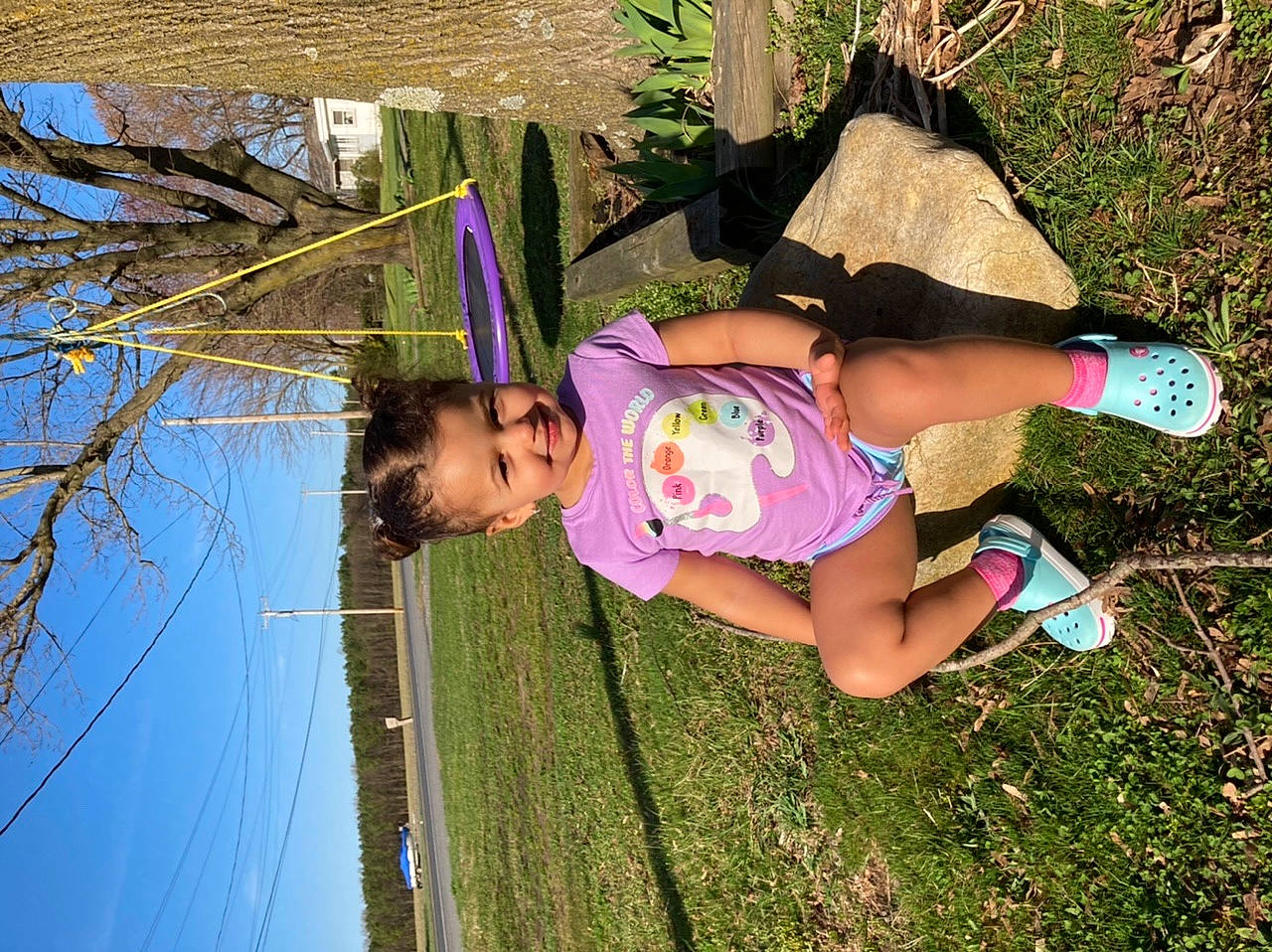 Amiya is registered to the contest to win money with this photo: flip_flops, foot, fun, grass, green, happy, human_leg, joy, knee, leisure, magenta, people_in_nature, person, plant, recreation, sandal, shorts, sky, smile, thigh