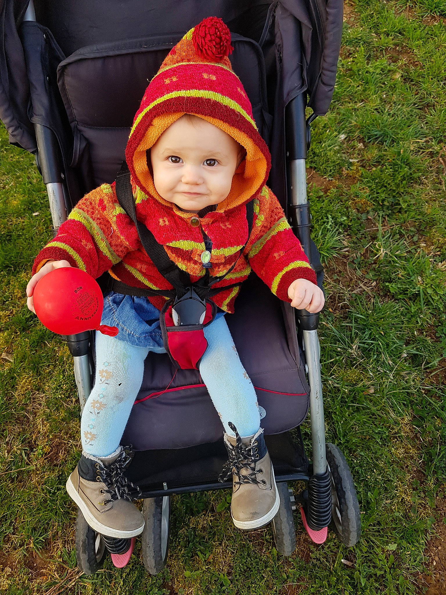 Maelle participe au concours pour gagner de l'argent avec cette photo : baby_carriage, baby_products, child, person, product, toddler