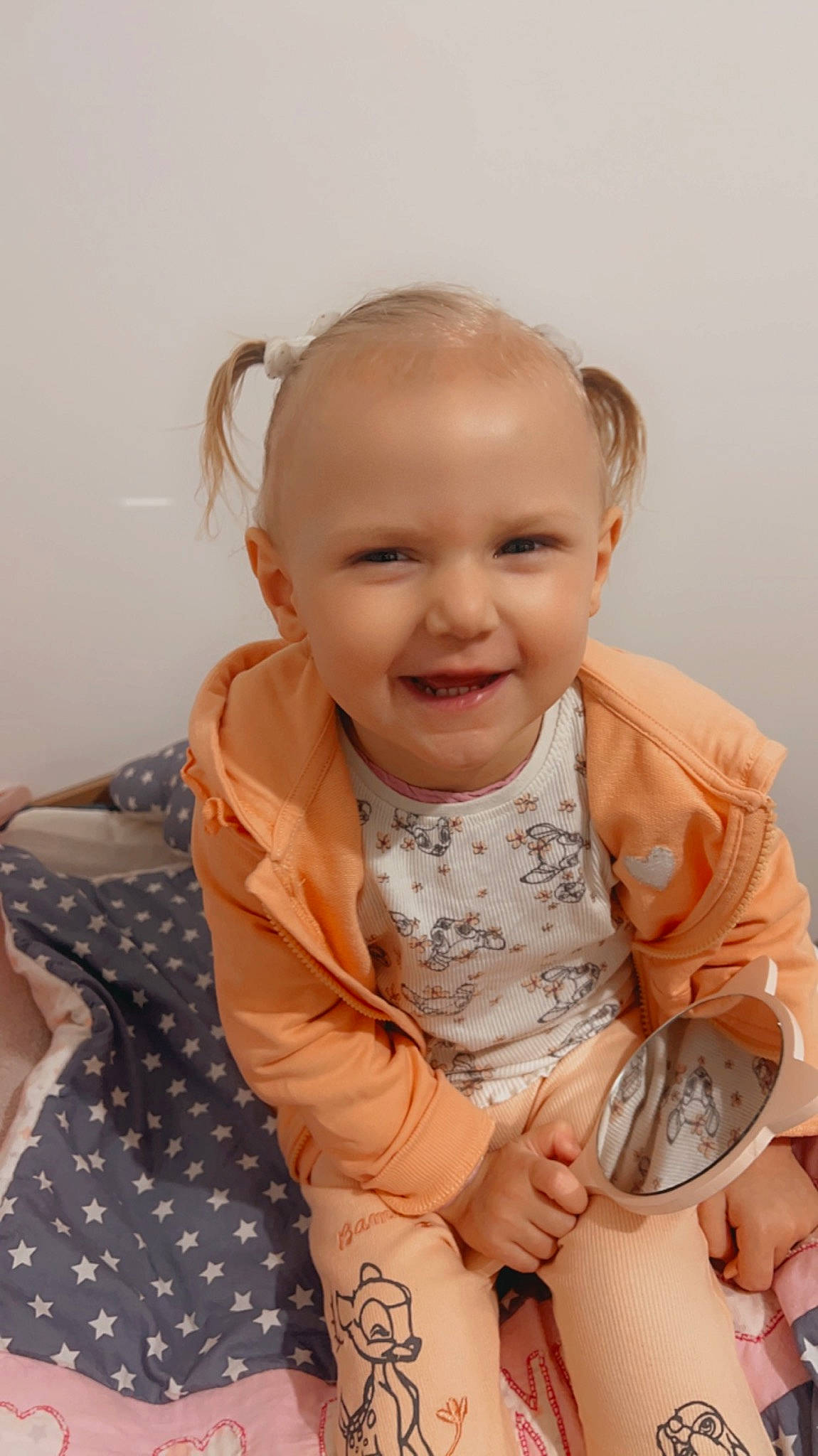 Louna participe au concours pour gagner de l'argent avec cette photo : baby, baby_toddler_clothing, cheek, child, comfort, dress, flooring, gesture, happy, human_body, joy, lip, nail, neck, nose, pattern, person, skin, sleeve, smile