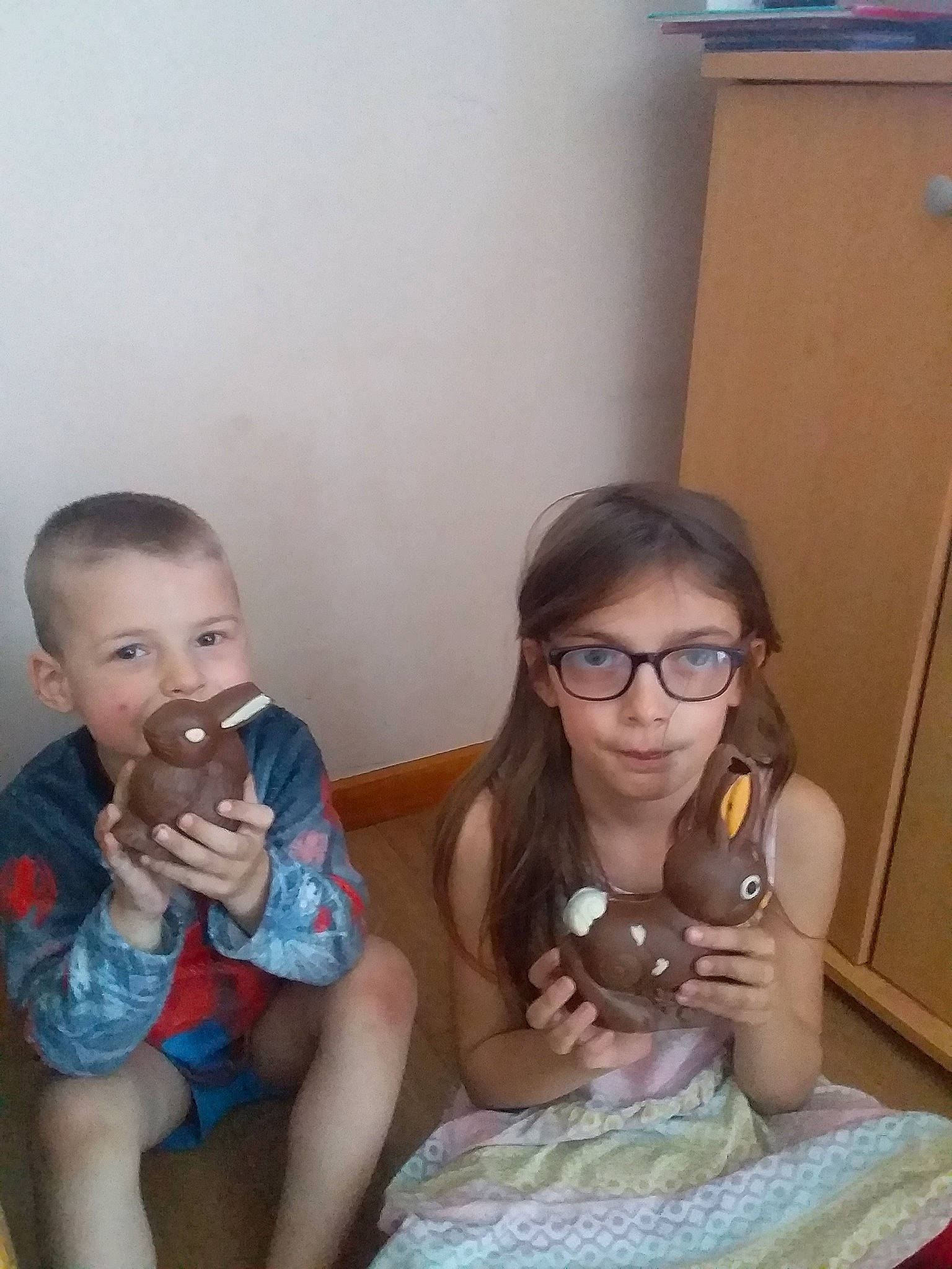 Lana a rejoint le concours — aidez-le/la à gagner de superbes lots ! baby, child, people, person, sitting, toddler