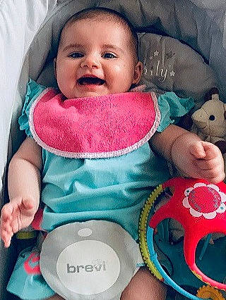 Azélia a rejoint le concours — aidez-le/la à gagner de superbes lots ! baby, baby_products, baby_toys, car_seat, cheek, child, person, play, product, toddler, toy