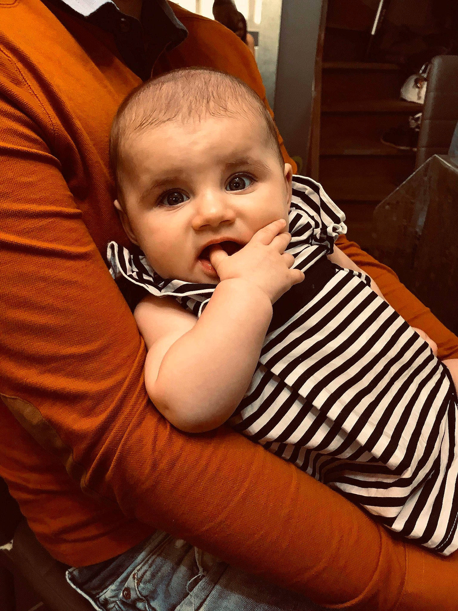 Azélia a rejoint le concours — aidez-le/la à gagner de superbes lots ! baby, cheek, child, person, toddler