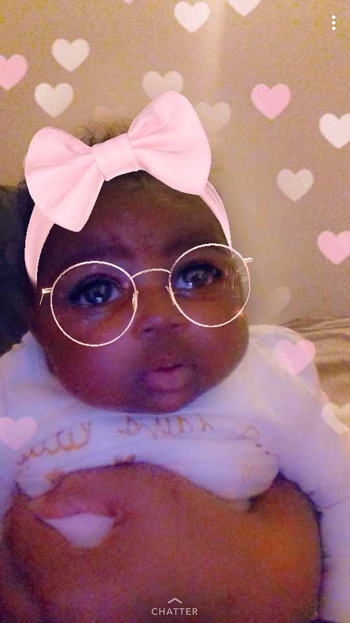 Khadidiatou a rejoint le concours — aidez-le/la à gagner de superbes lots ! cheek, child, eye, eyewear, face, girl, glasses, hair_accessory, head, headgear, headwear, infant, mouth, nose, organ, person, pink, product, purple, skin