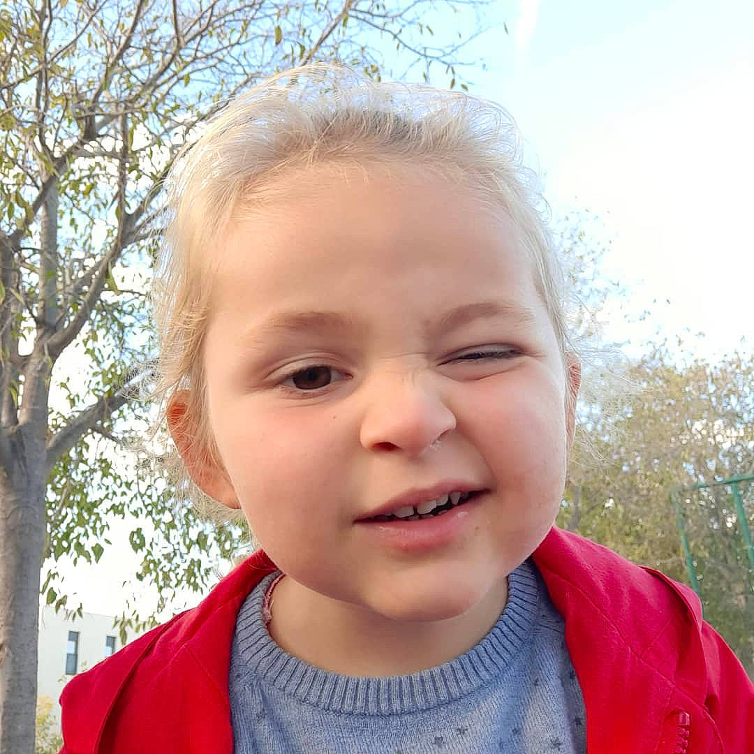 Caly participe au concours pour gagner de l'argent avec cette photo : baby_toddler_clothing, cheek, child, chin, ear, eye, eyebrow, eyelash, forehead, iris, jacket, jaw, joy, lip, mouth, nose, organ, person, portrait, portrait_photography