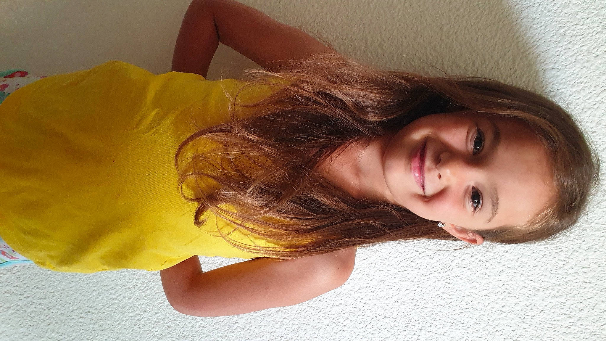 Alésia a rejoint le concours — aidez-le/la à gagner de superbes lots ! cheek, chin, comfort, eye, eyebrow, eyelash, face, hair, hairstyle, head, jaw, joint, joy, lip, mouth, neck, nose, person, shoulder, skin