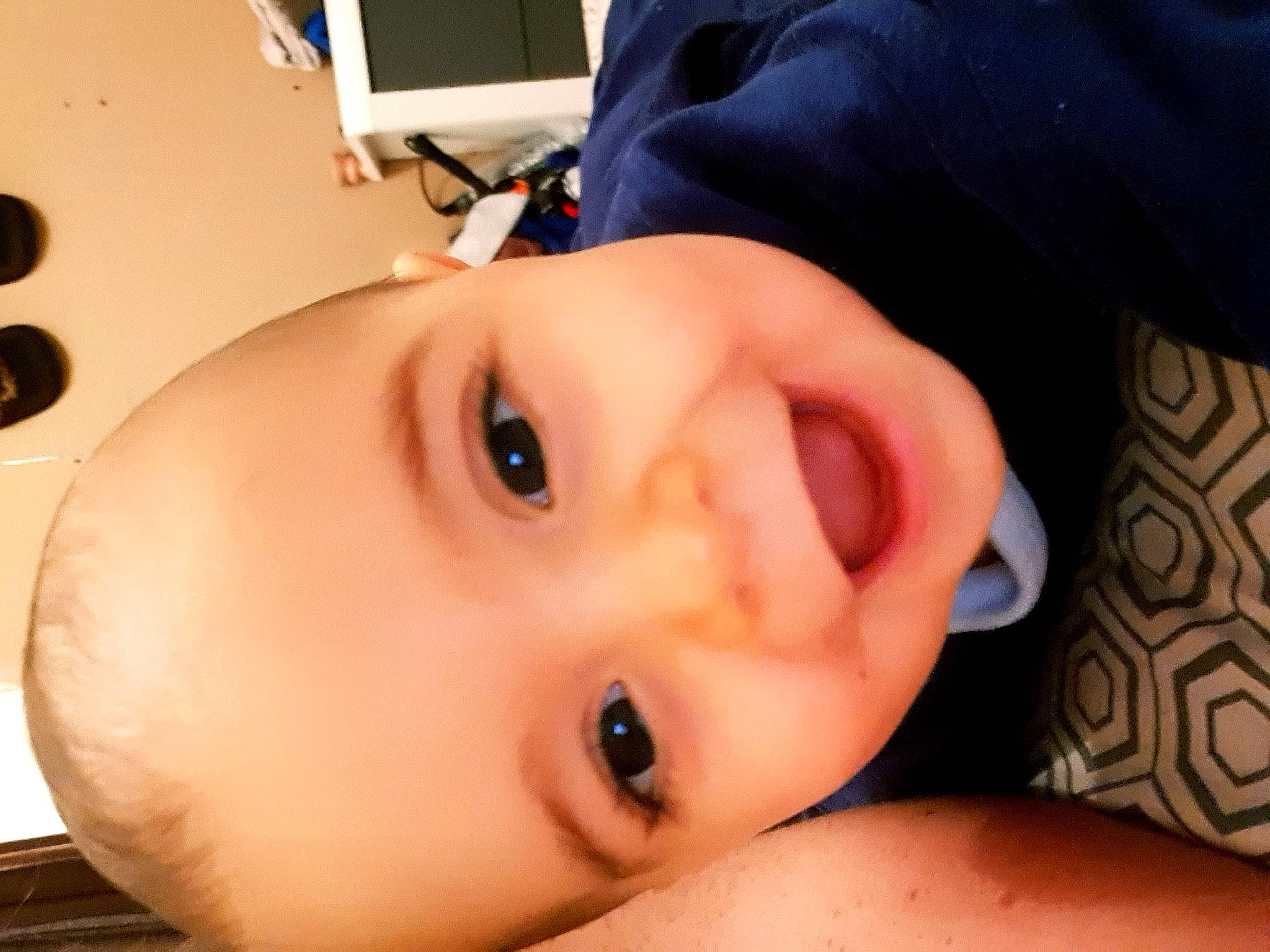 Julyan participe au concours pour gagner de l'argent avec cette photo : baby, cheek, child, chin, close_up, ear, eye, eyebrow, eyelash, face, finger, head, lip, mouth, nose, person, skin, smile, toddler