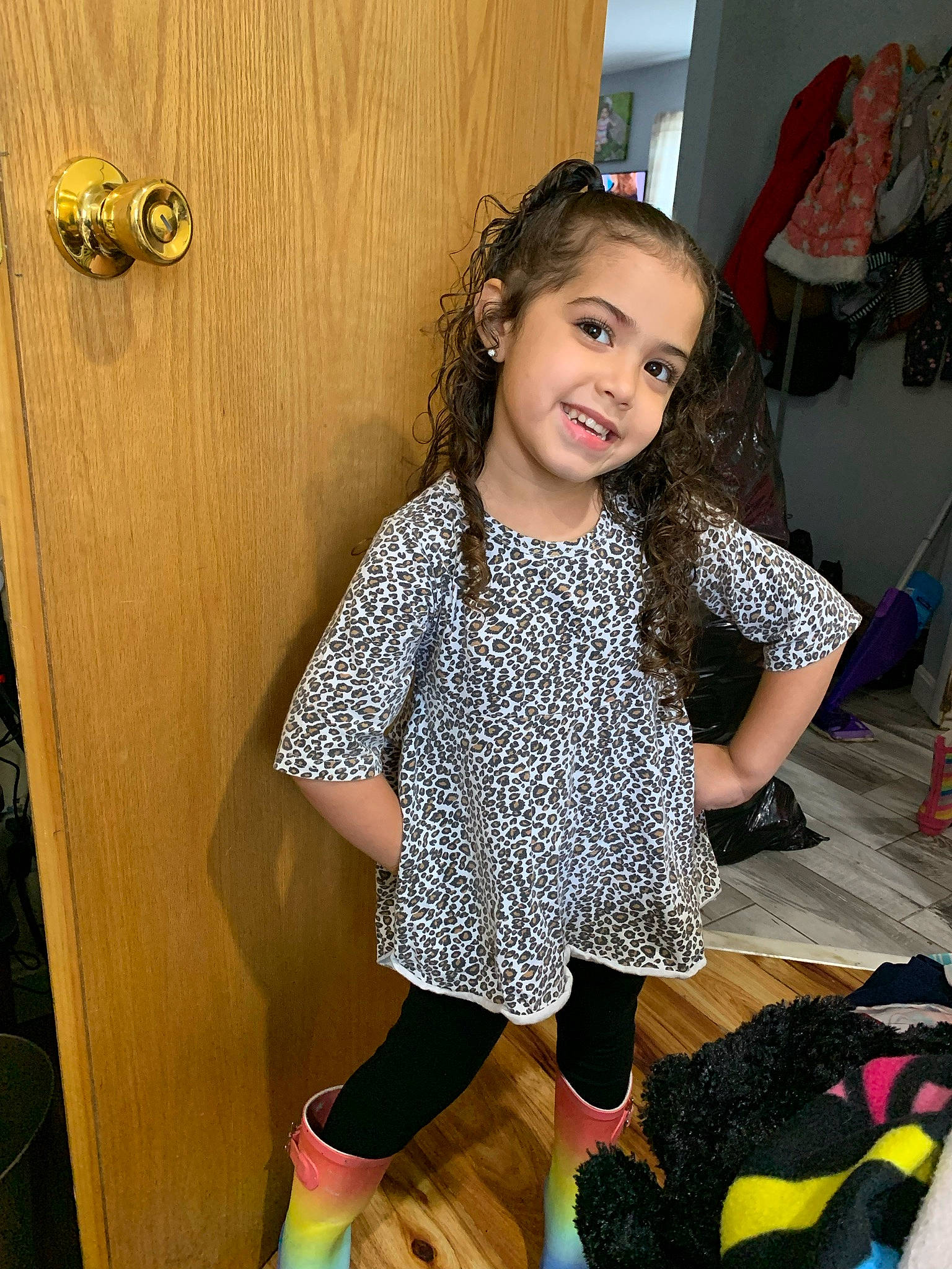 Piper is registered to the contest to win money with this photo: bag, black, black_hair, cool, door, eyewear, fashion_design, flooring, happy, joy, knee, leg, long_hair, luggage_and_bags, person, shoulder, sleeve, sportswear, street_fashion, thigh