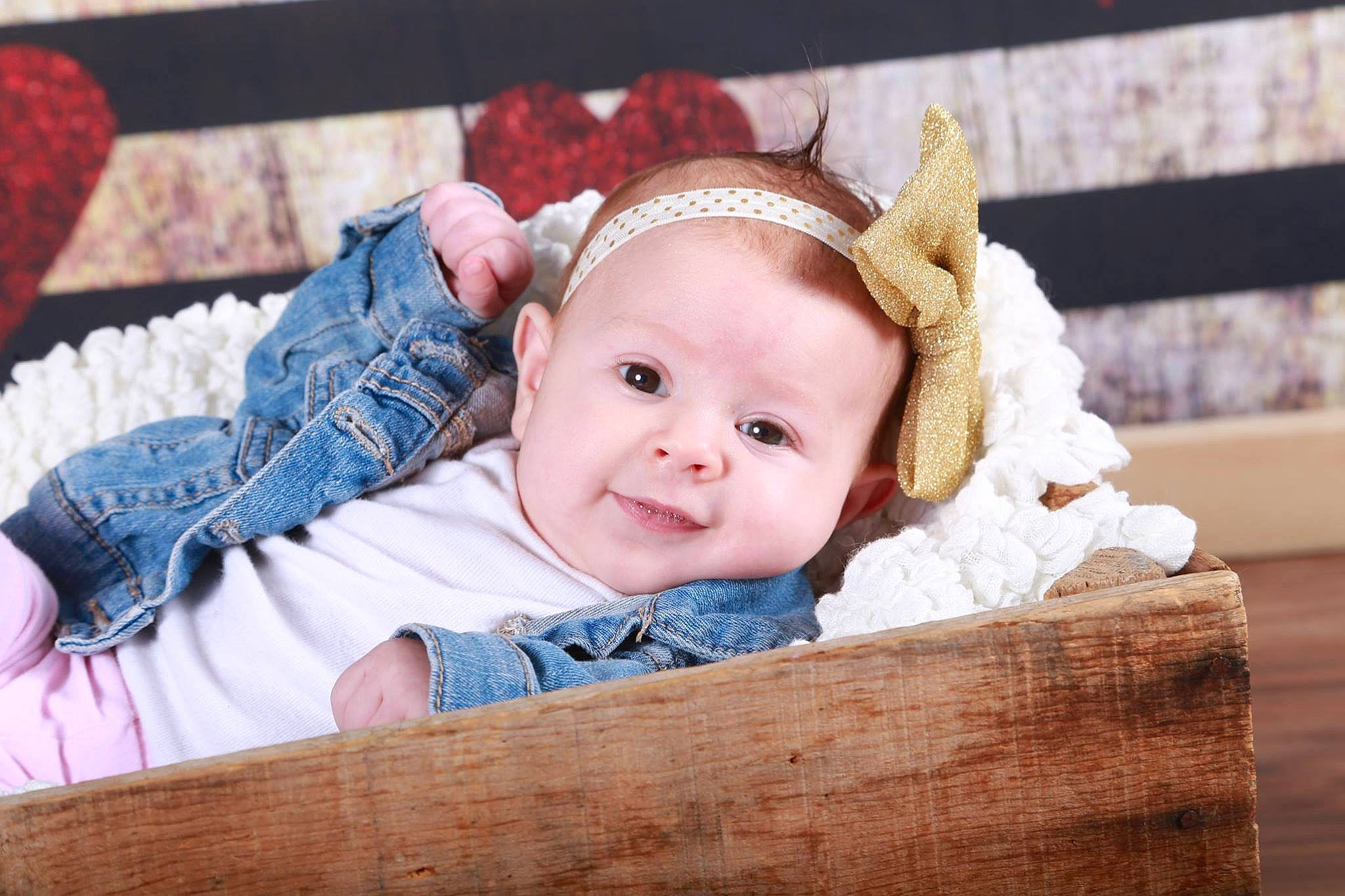 Azahlia is registered to the contest to win money with this photo: baby, cheek, child, ear, eye, face, hair_accessory, happy, head, headband, headgear, person, photograph, photography, pink, portrait_photography, product, room, skin, toddler