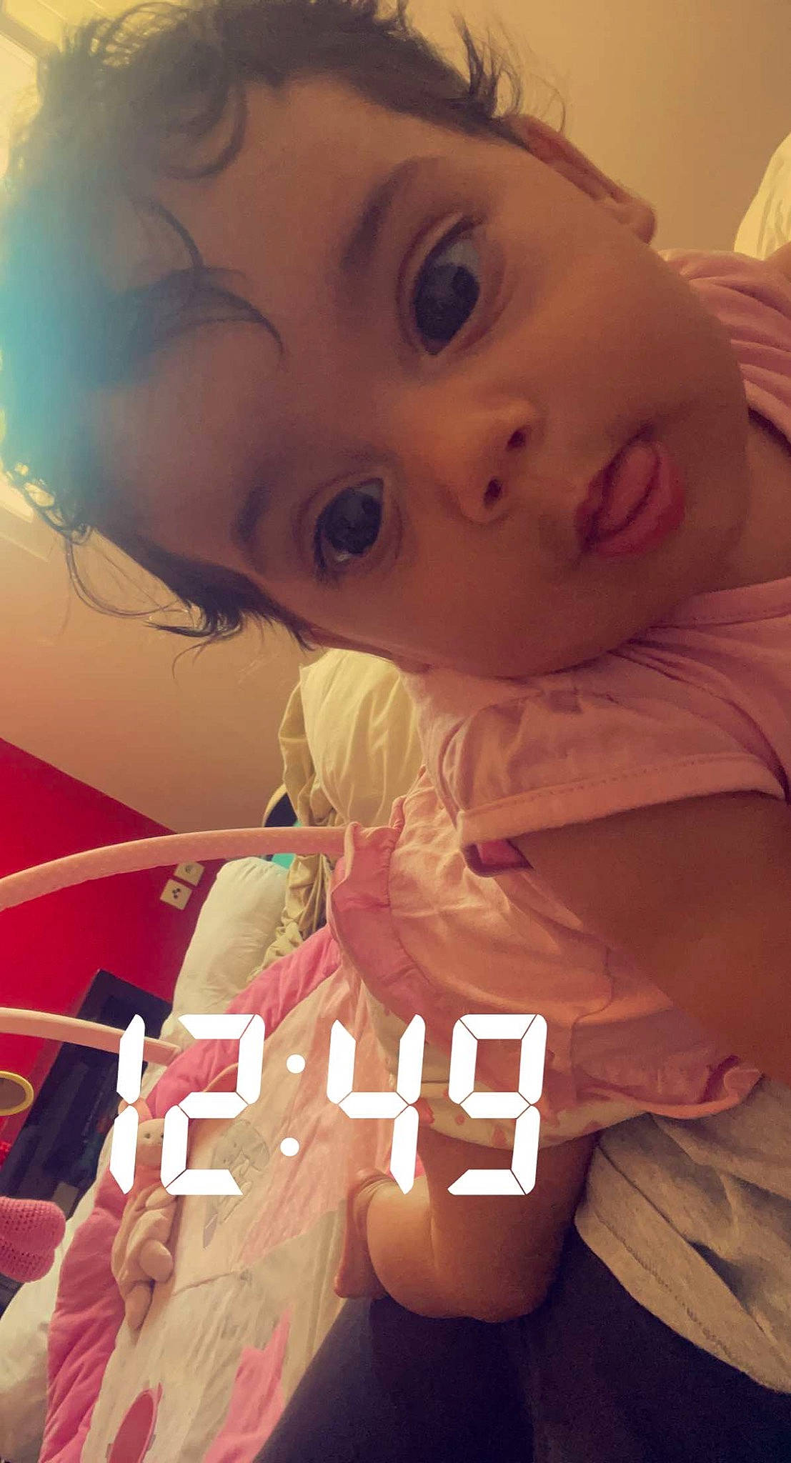 Adriana a rejoint le concours — aidez-le/la à gagner de superbes lots ! cheek, cool, ear, eye, eyelash, finger, forehead, hairstyle, happy, head, iris, jaw, lip, mouth, neck, nose, person, pink, shoulder, skin