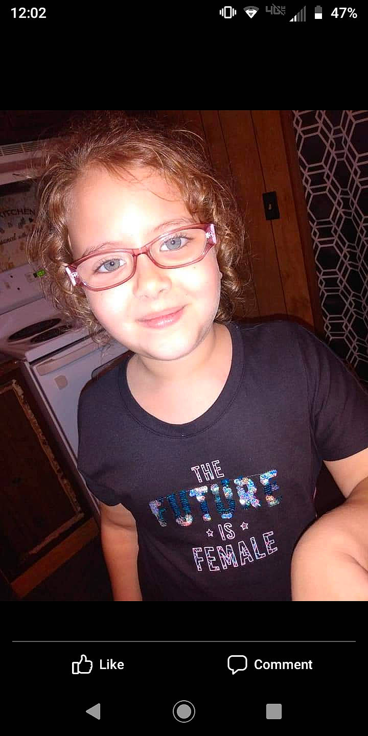 Aliezia is registered to the contest to win money with this photo: cool, eyebrow, eyewear, forehead, fun, glasses, hair, jaw, joy, person, smile, t_shirt, tooth, top, vision_care