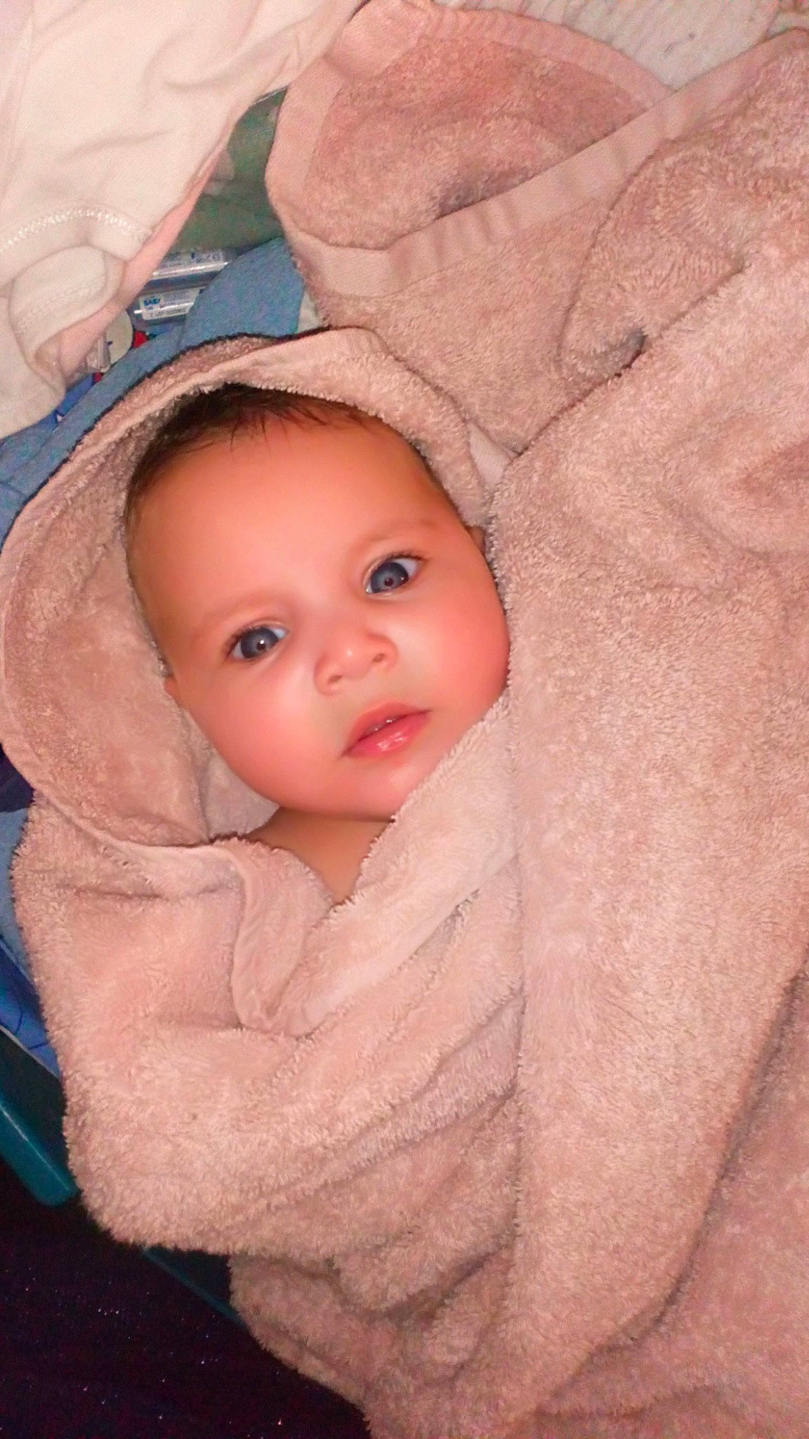 Hélèna a rejoint le concours — aidez-le/la à gagner de superbes lots ! baby, baby_products, baby_toddler_clothing, beauty, cheek, child, chin, comfort, eye, fashion_accessory, happy, hat, head, linens, lip, nose, person, pink, skin, sleeve