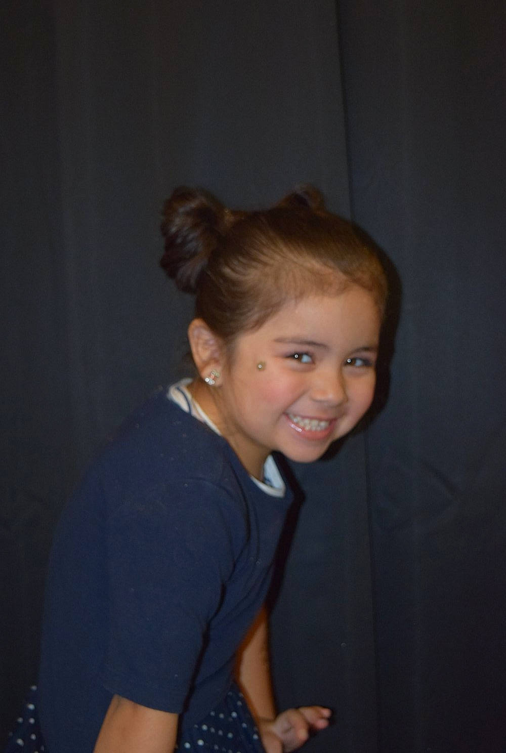 Hunaya participe au concours pour gagner de l'argent avec cette photo : beauty, chin, facial_expression, forehead, fun, girl, hair, hairstyle, head, human, human_body, human_hair_color, joy, long_hair, organ, outerwear, person, shoulder, smile, socialite