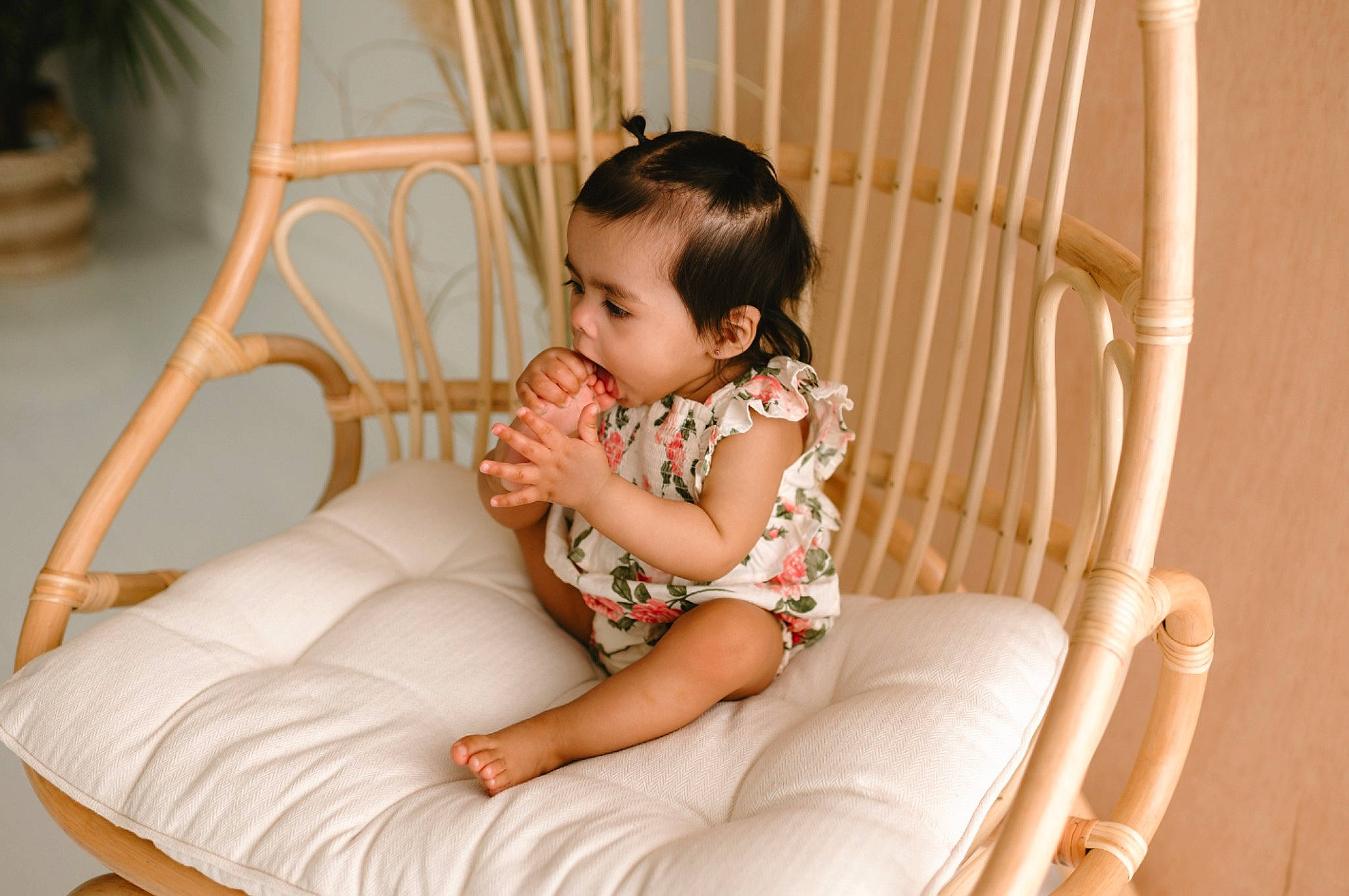 Ameliya is registered to the contest to win money with this photo: baby, baby_toddler_clothing, chair, child, comfort, flash_photography, foot, fun, furniture, happy, human_leg, knee, leisure, person, room, sitting, skin, sleeve, thigh, toddler