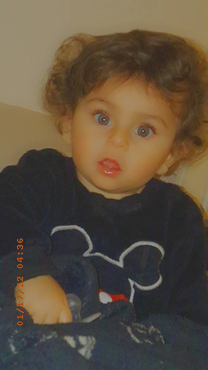 Henri a rejoint le concours — aidez-le/la à gagner de superbes lots ! baby_toddler_clothing, cheek, chin, cool, ear, eyelash, facial_expression, forehead, head, iris, lip, mouth, neck, nose, person, skin, sleeve, smile, standing, surprise