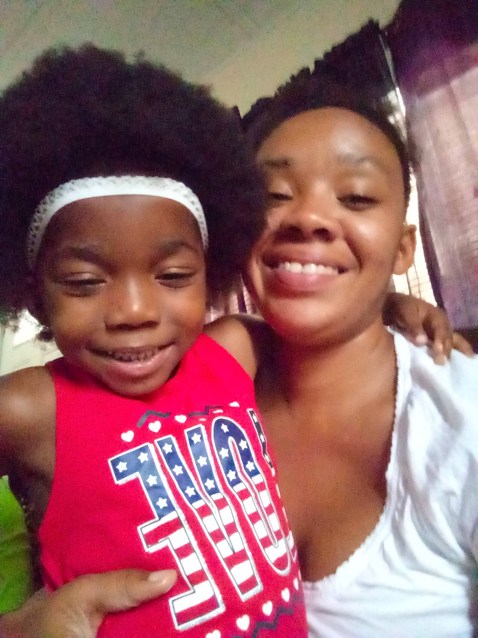 Kamille is registered to the contest to win money with this photo: cheek, child, day, eyebrow, face, fashion_accessory, forehead, fun, girl, hair, hairstyle, head, headgear, headwear, joy, nose, people, person, pink, product