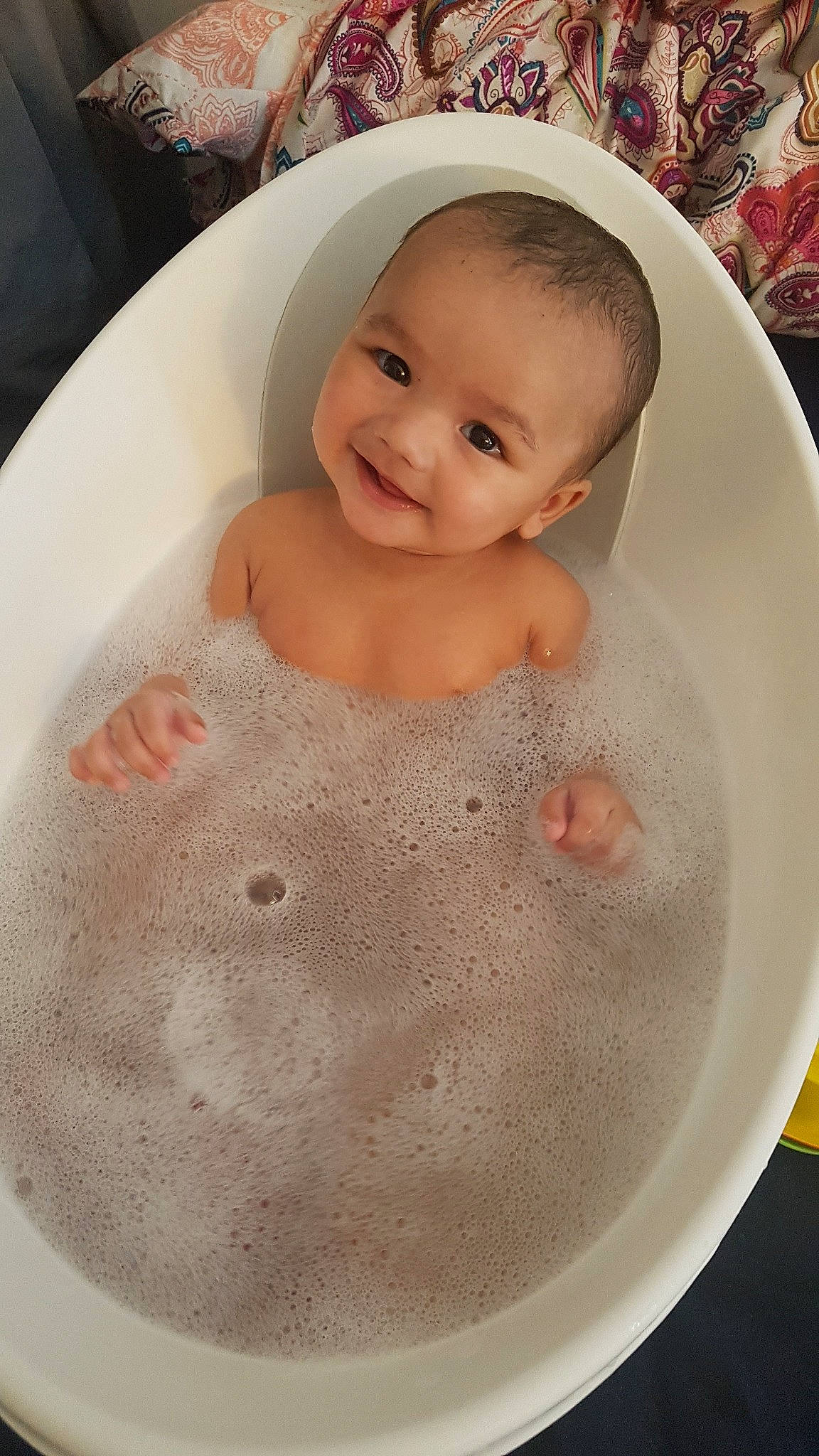 Aslan is registered to the contest to win money with this photo: bathing, bathtub, child, girl, infant, joy, person, pink, skin, toddler