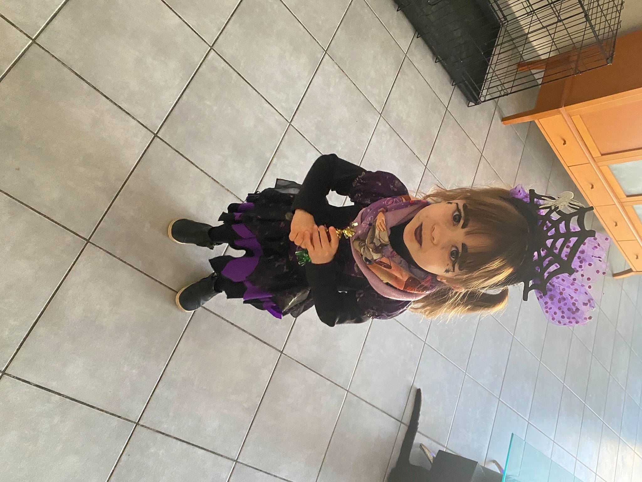 Talya a rejoint le concours — aidez-le/la à gagner de superbes lots ! costume, flooring, fun, happy, human_leg, leisure, magenta, pattern, person, plant, purple, shadow, street_fashion, thigh, violet, winter