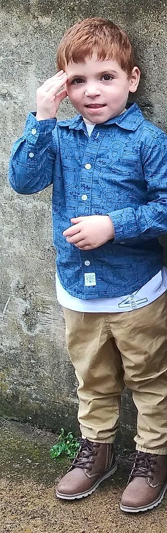 Brad-lee Hooper joined the competition — help win amazing prizes! arm, blazer, blue, collar, cool, denim, dress_shirt, electric_blue, gesture, grey, hand, joint, neck, outerwear, person, shoulder, sleeve, t_shirt, textile, waist