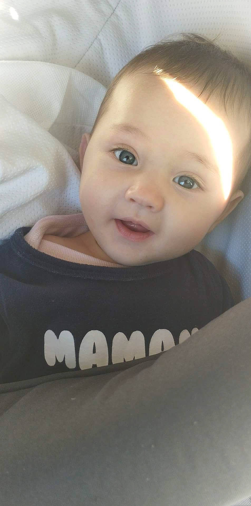 Talya participe au concours pour gagner de l'argent avec cette photo : cheek, chin, eye, eyebrow, eyelash, face, flash_photography, forehead, hair, hairstyle, head, human_body, iris, jaw, lip, mouth, nose, person, skin, smile