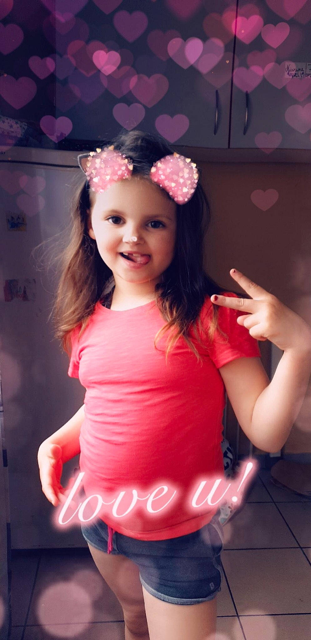 Nisrine participe au concours pour gagner de l'argent avec cette photo : baby_toddler_clothing, beauty, blond, child, dress, event, facial_expression, flash_photography, gesture, happy, headband, headgear, headpiece, headwear, joy, lip, magenta, person, pink, sleeve