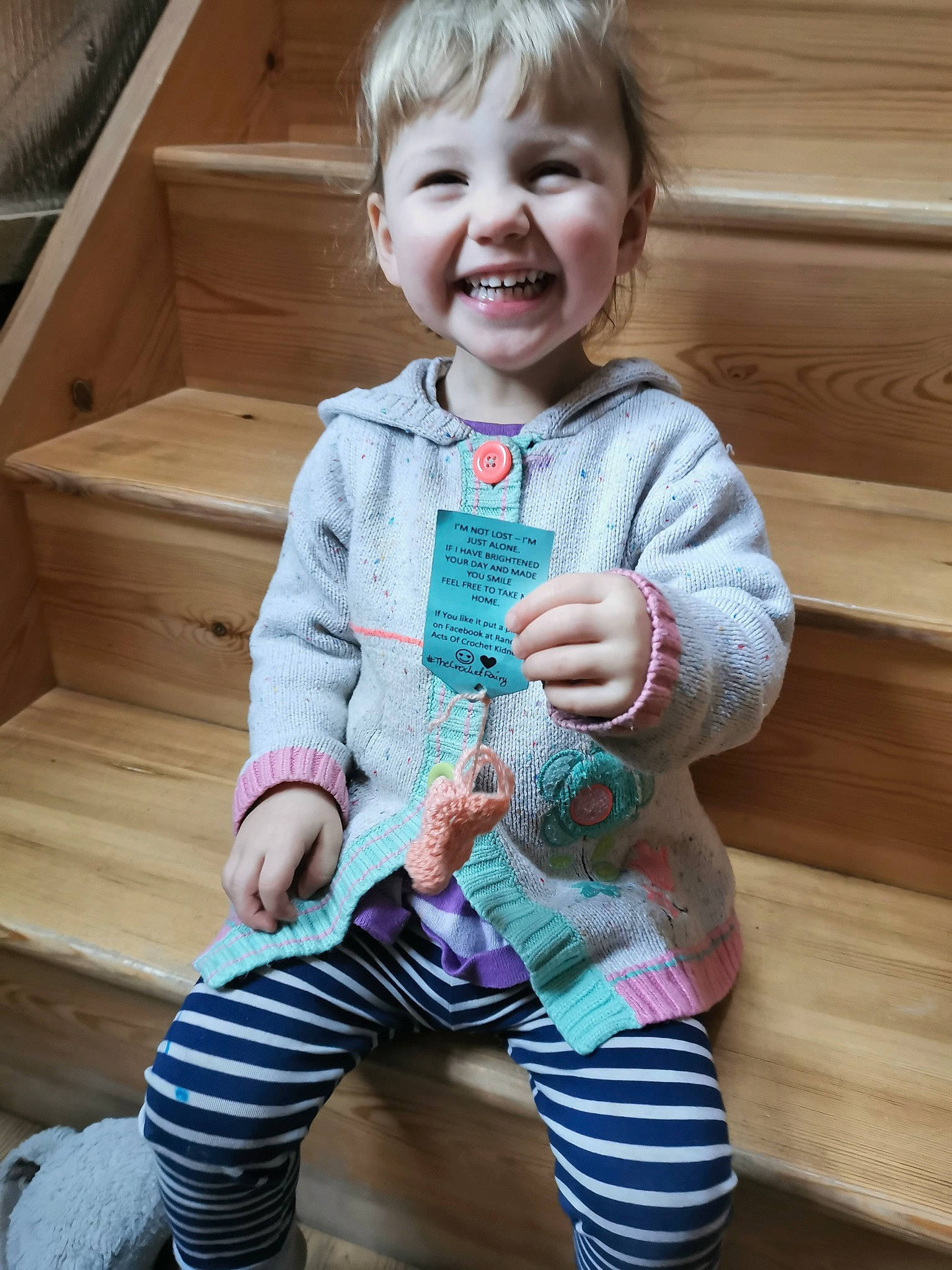 Esmay is registered to the contest to win money with this photo: baby, baby_toddler_clothing, child, finger, joy, person, play, sitting, smile, thumb, toddler