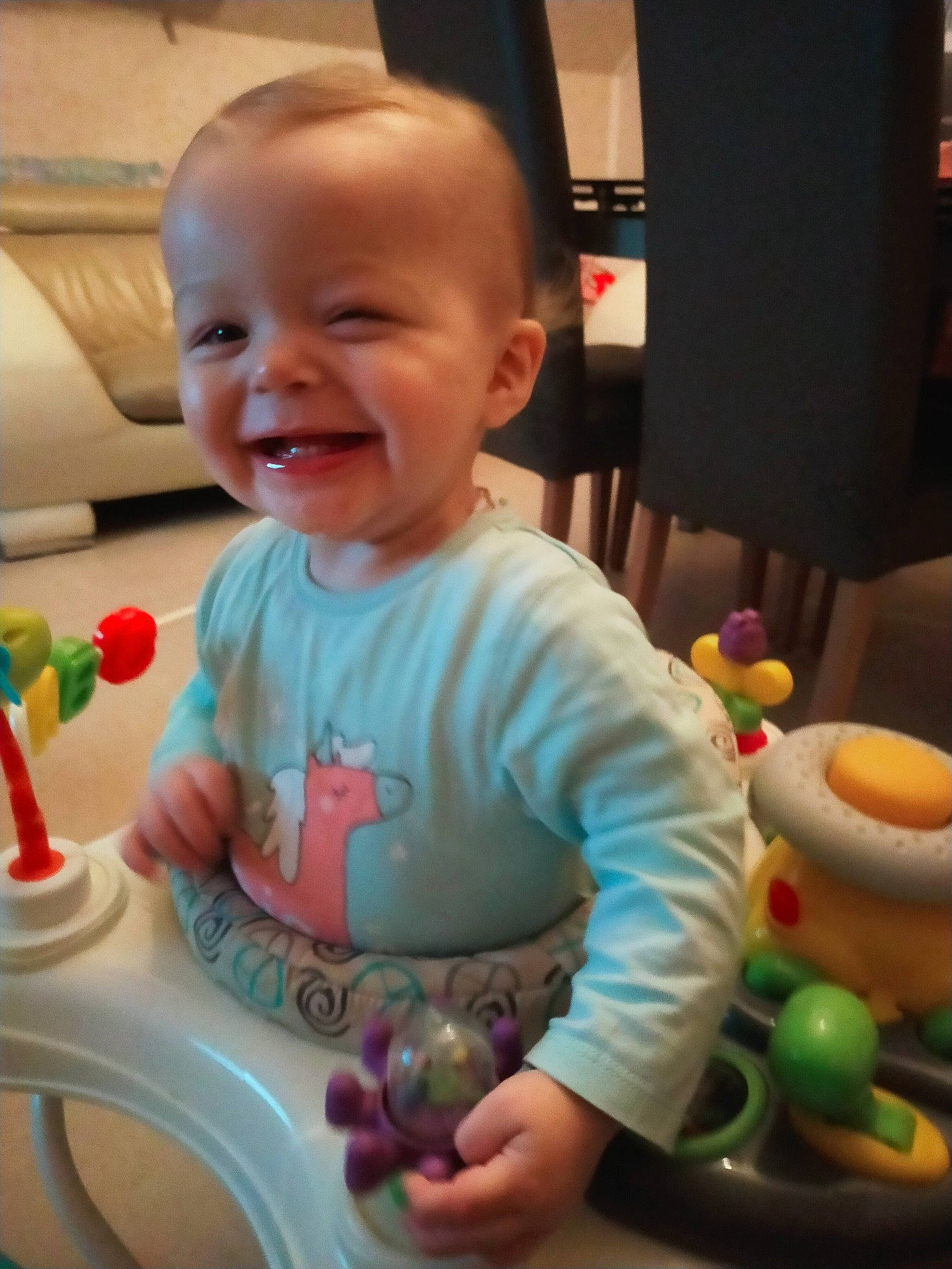 Nohlana a rejoint le concours — aidez-le/la à gagner de superbes lots ! arm, baby, baby_playing_with_toys, baby_products, baby_toddler_clothing, cheek, child, finger, fun, happy, iris, joy, person, product, riding_toy, room, sitting, skin, smile, snapshot