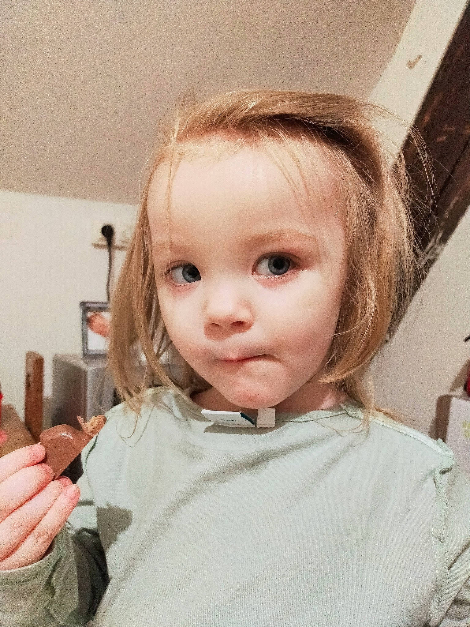 Marie Noëlla a rejoint le concours — aidez-le/la à gagner de superbes lots ! baby, baby_grabbing_for_something, baby_toddler_clothing, blond, cheek, child, curious, eyelash, kitchen_utensil, mouth, person, toddler