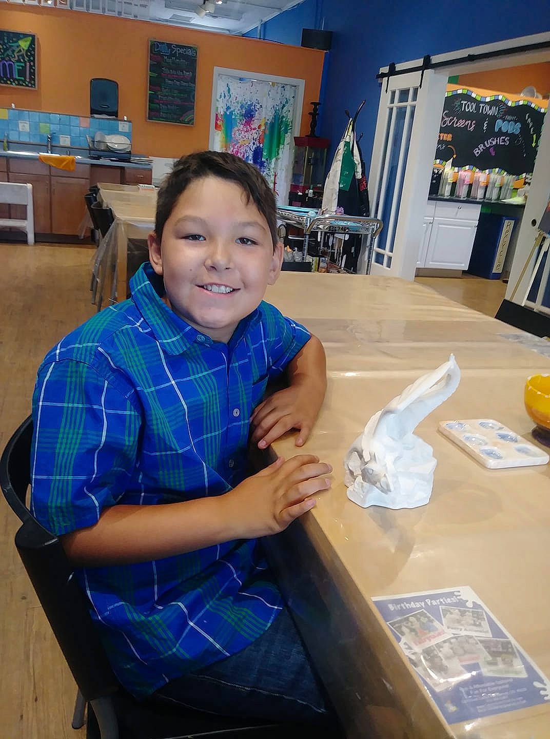 Enrique is registered to the contest to win money with this photo: art, design, joy, person