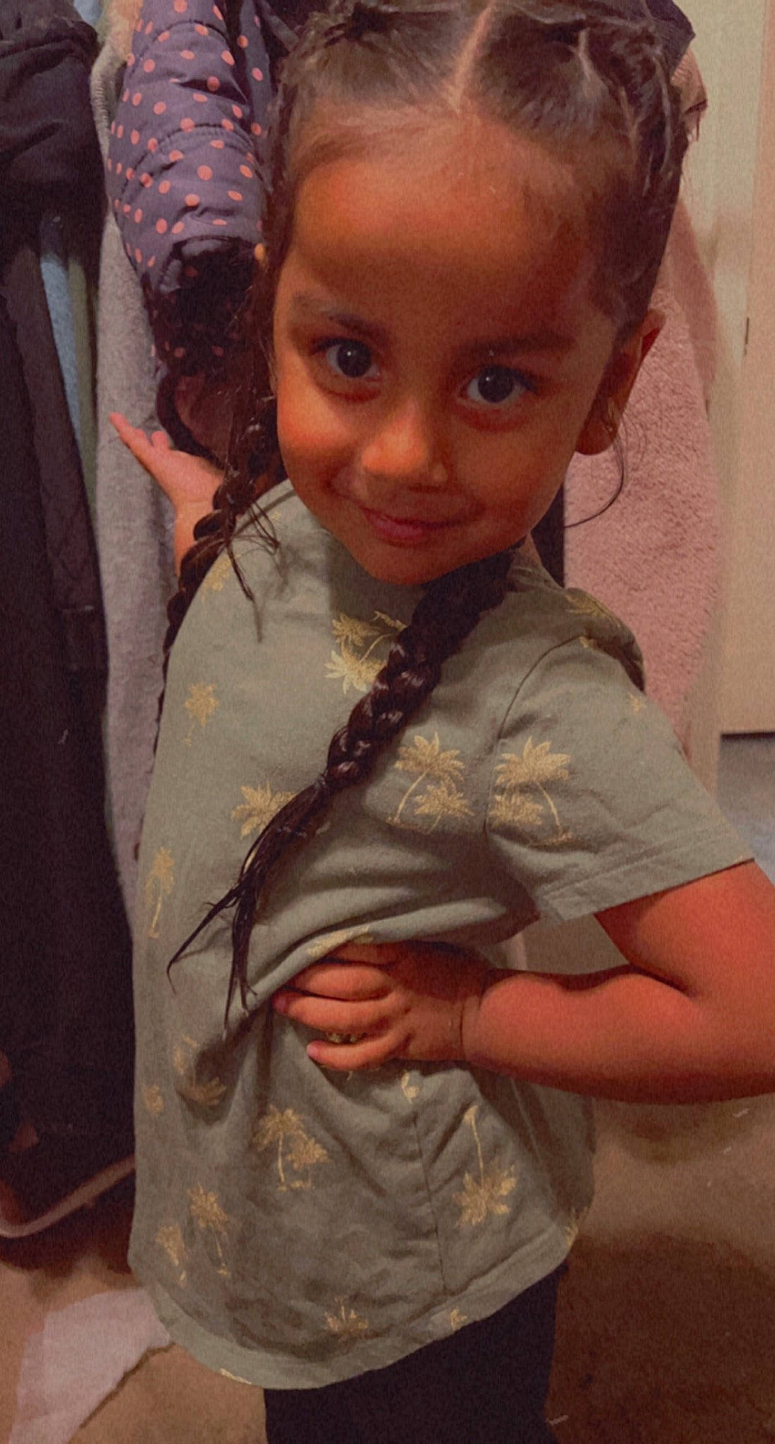 Arianna is registered to the contest to win money with this photo: cheek, chest, child, eye, eyebrow, eyelash, forehead, formal_wear, happy, headpiece, iris, jewellery, joy, lip, necklace, nose, person, skin, sleeve, smile