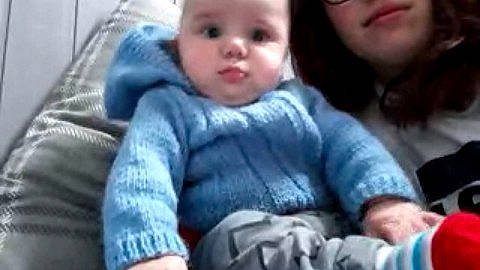 Thiago participe au concours pour gagner de l'argent avec cette photo : baby, baby_carriage, baby_products, cheek, child, chin, eye, face, facial_expression, head, mouth, nose, people, person, play, product, sitting, skin, smile, snapshot