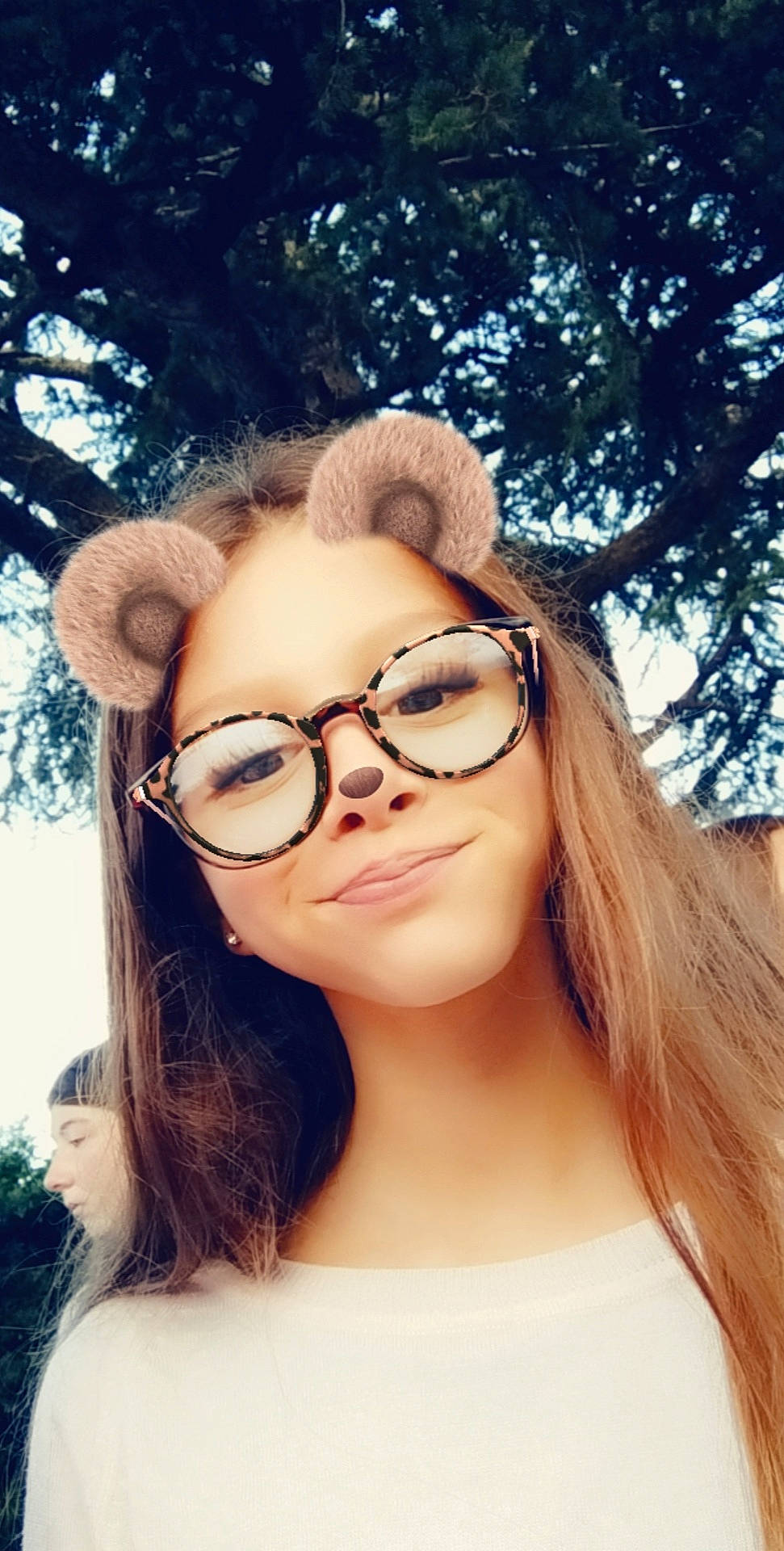 Luna a rejoint le concours — aidez-le/la à gagner de superbes lots ! beauty, brown_hair, cool, ear, eyebrow, eyewear, face, forehead, glasses, goggles, hair, hair_coloring, hairstyle, lip, long_hair, person, photography, selfie, smile, sunglasses