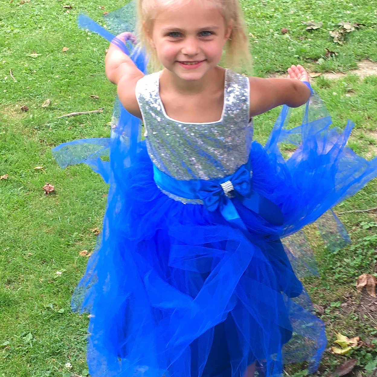 Lakyn is registered to the contest to win money with this photo: