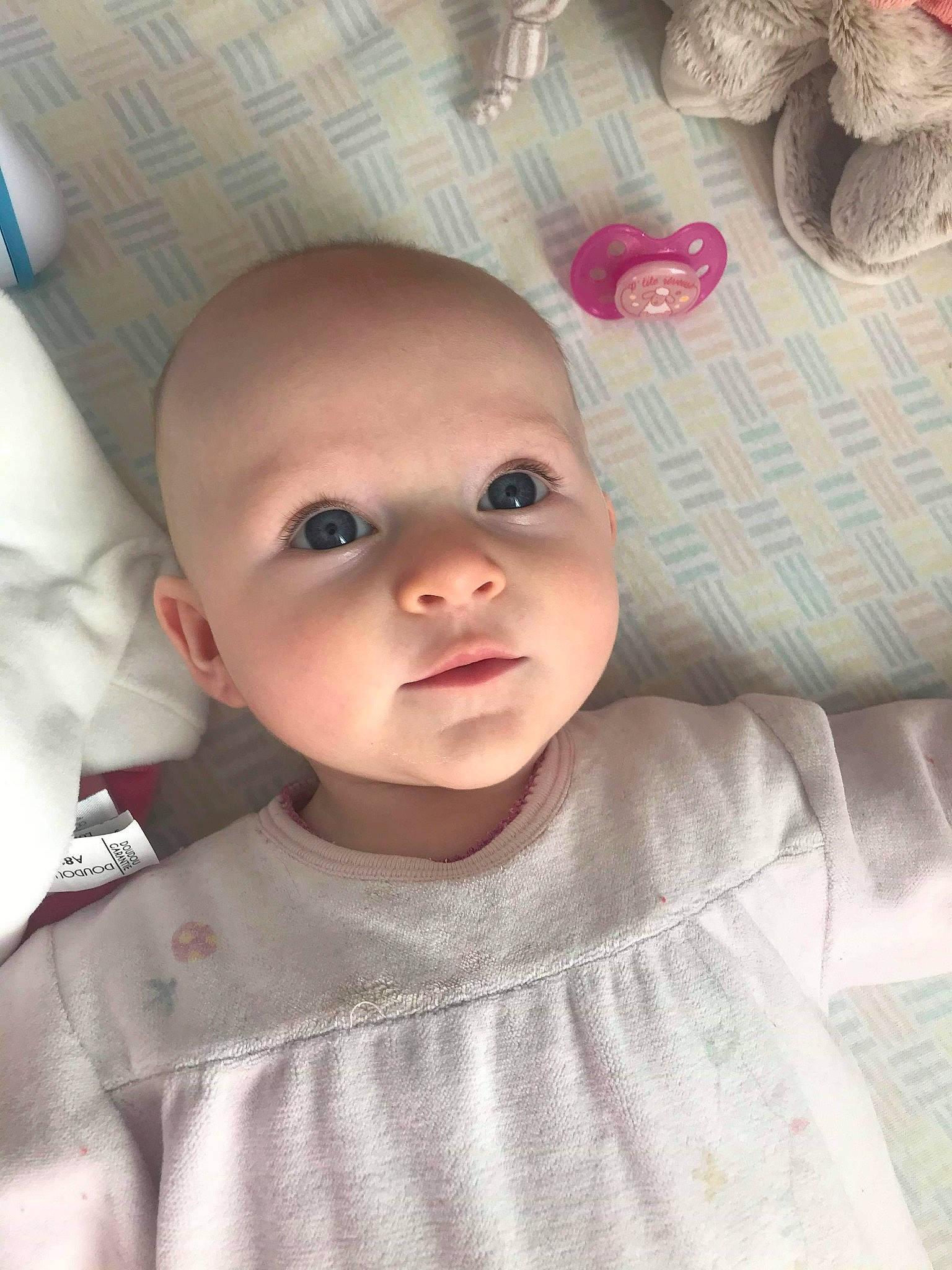 Malika participe au concours pour gagner de l'argent avec cette photo : baby, cheek, child, eye, face, forehead, head, lip, nose, person, pink, selfie, skin, smile, toddler