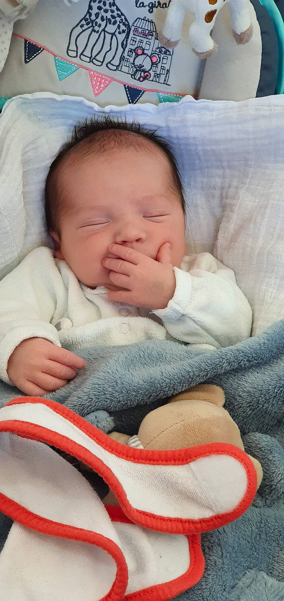 Remy a rejoint le concours — aidez-le/la à gagner de superbes lots ! baby, baby_products, baby_safety, baby_sleeping, bedtime, cheek, child, comfort, mouth, nap, nose, person, product, skin, sleep, toddler